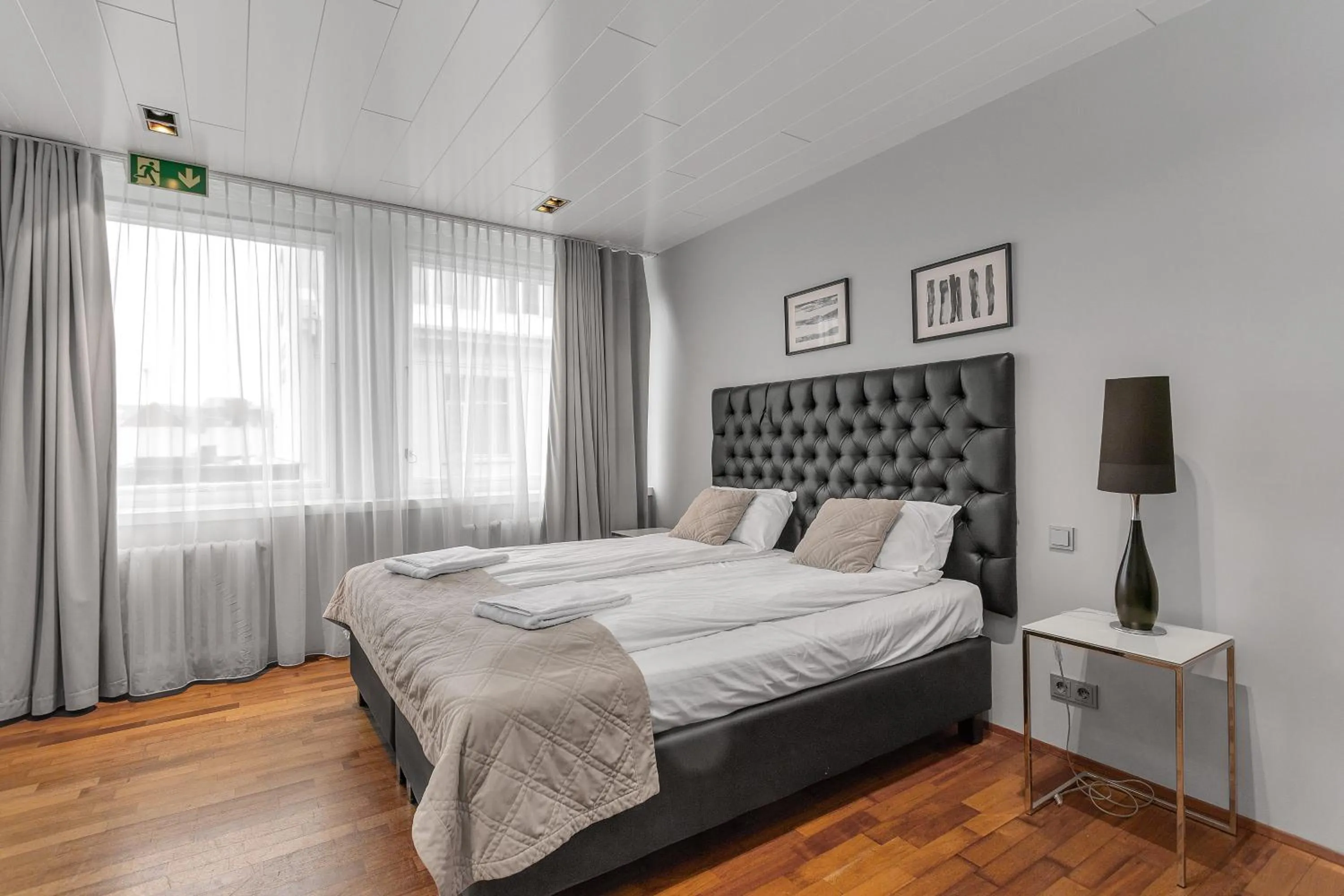 Bed in Midtown Hotel