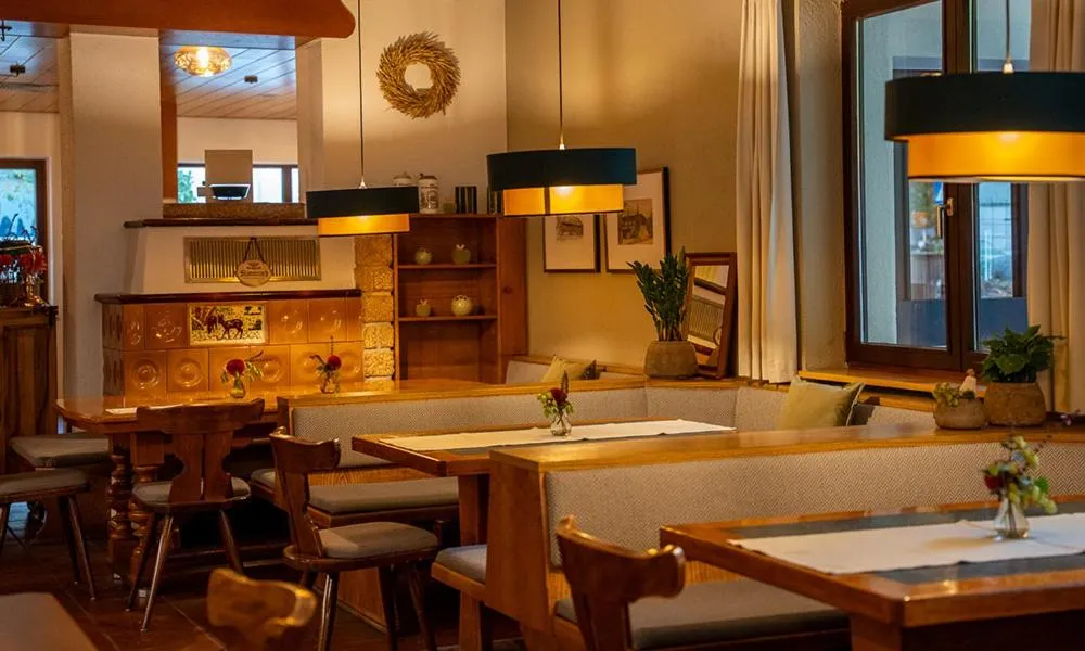 Restaurant/places to eat in Saminapark Aparthotel