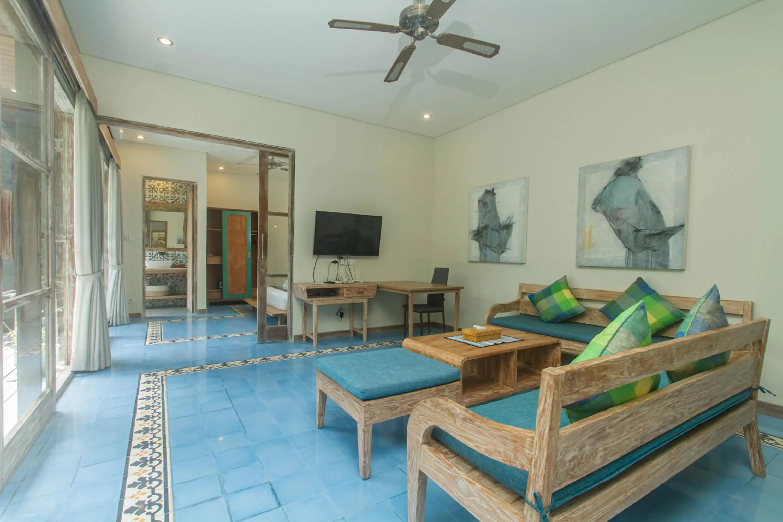 TV and multimedia in Sari Dana Villas