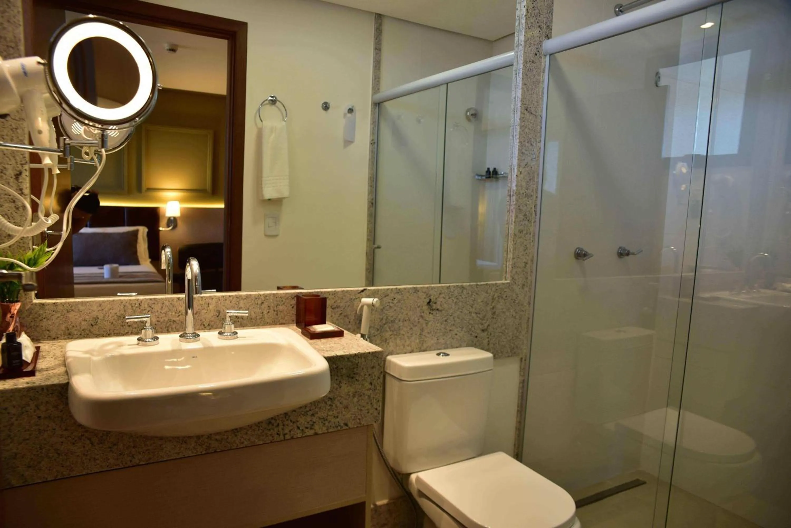 Bathroom in Hplus Premium Palmas