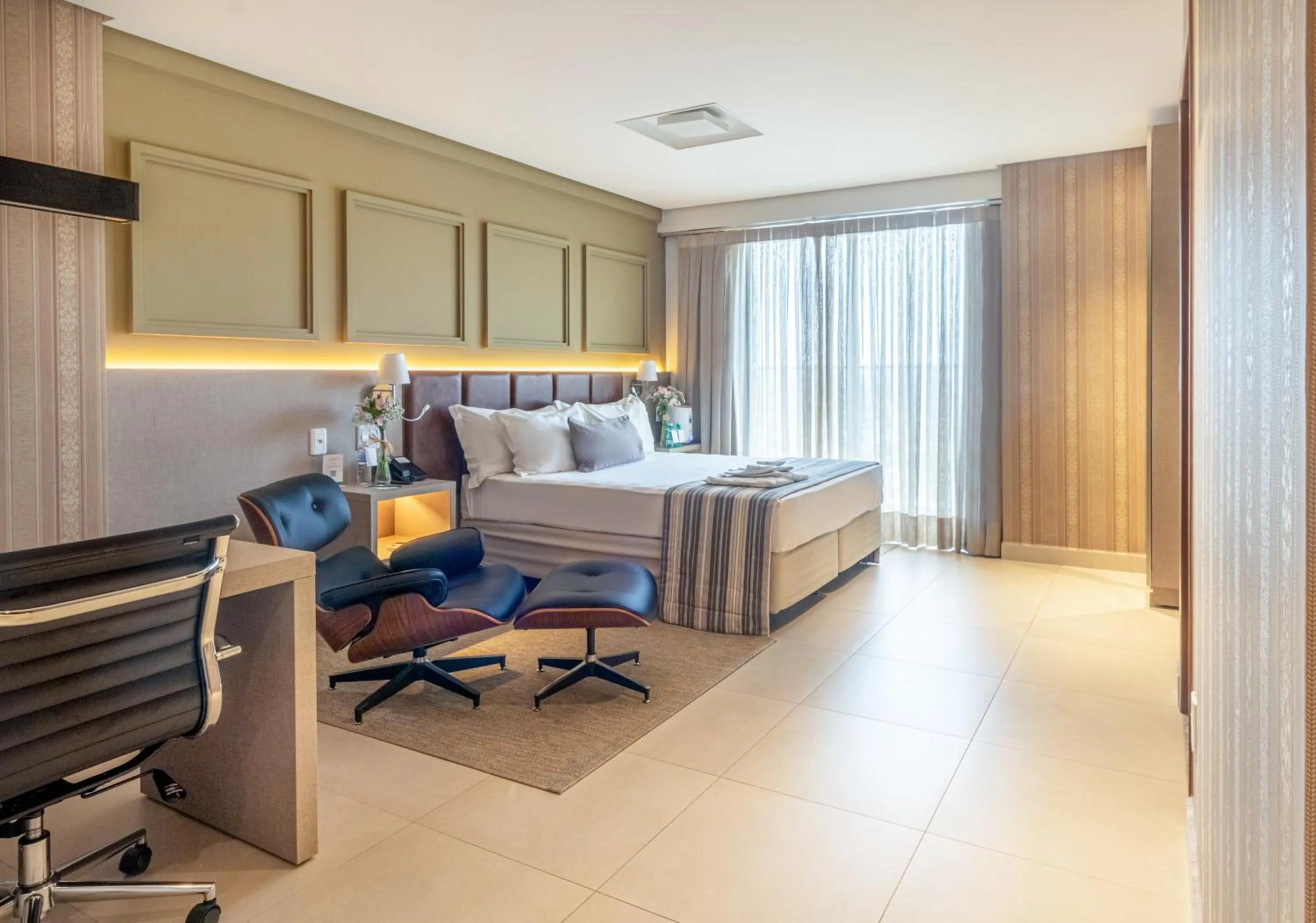 Luxury Double Room in Hplus Premium Palmas