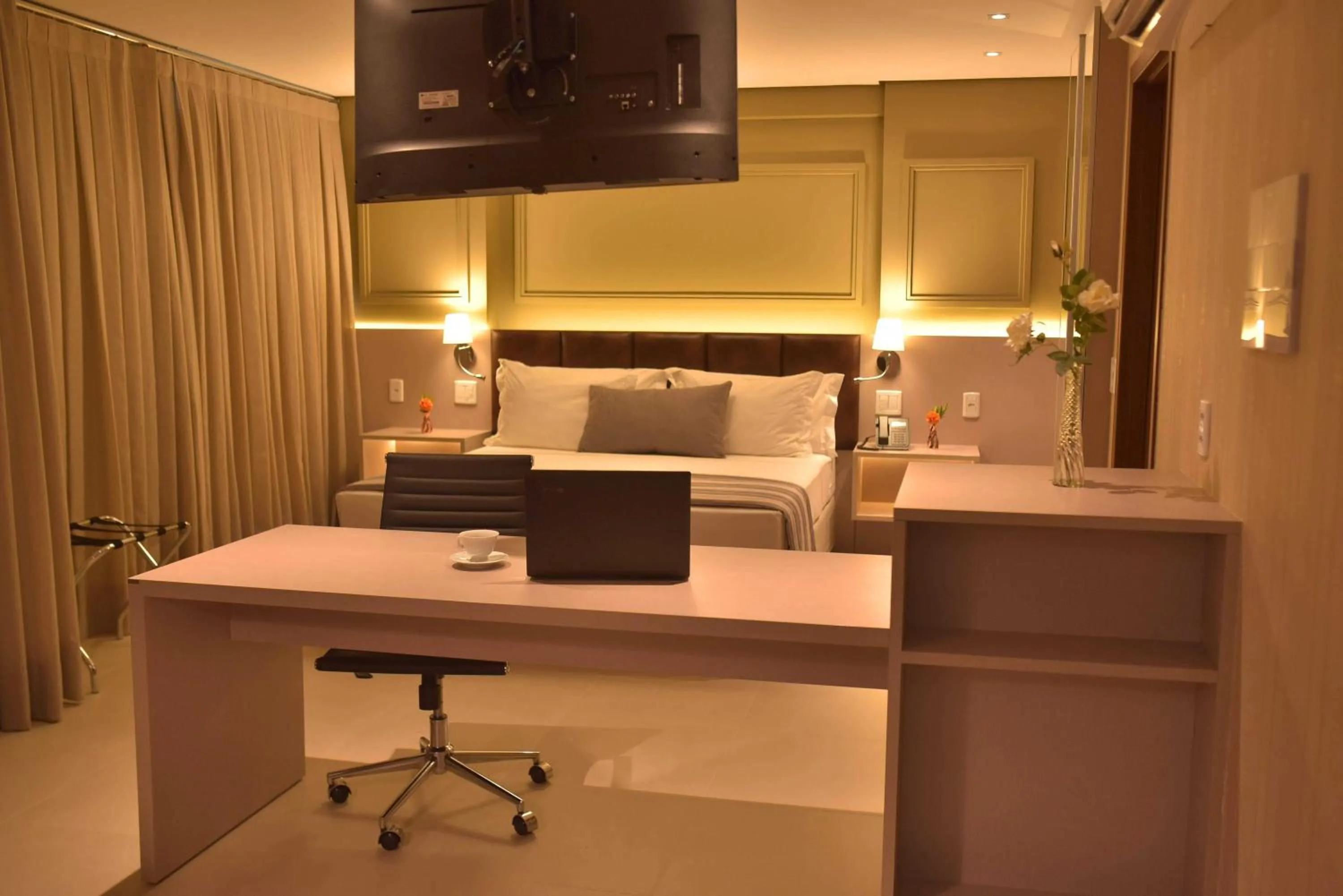 Bed in Hplus Premium Palmas