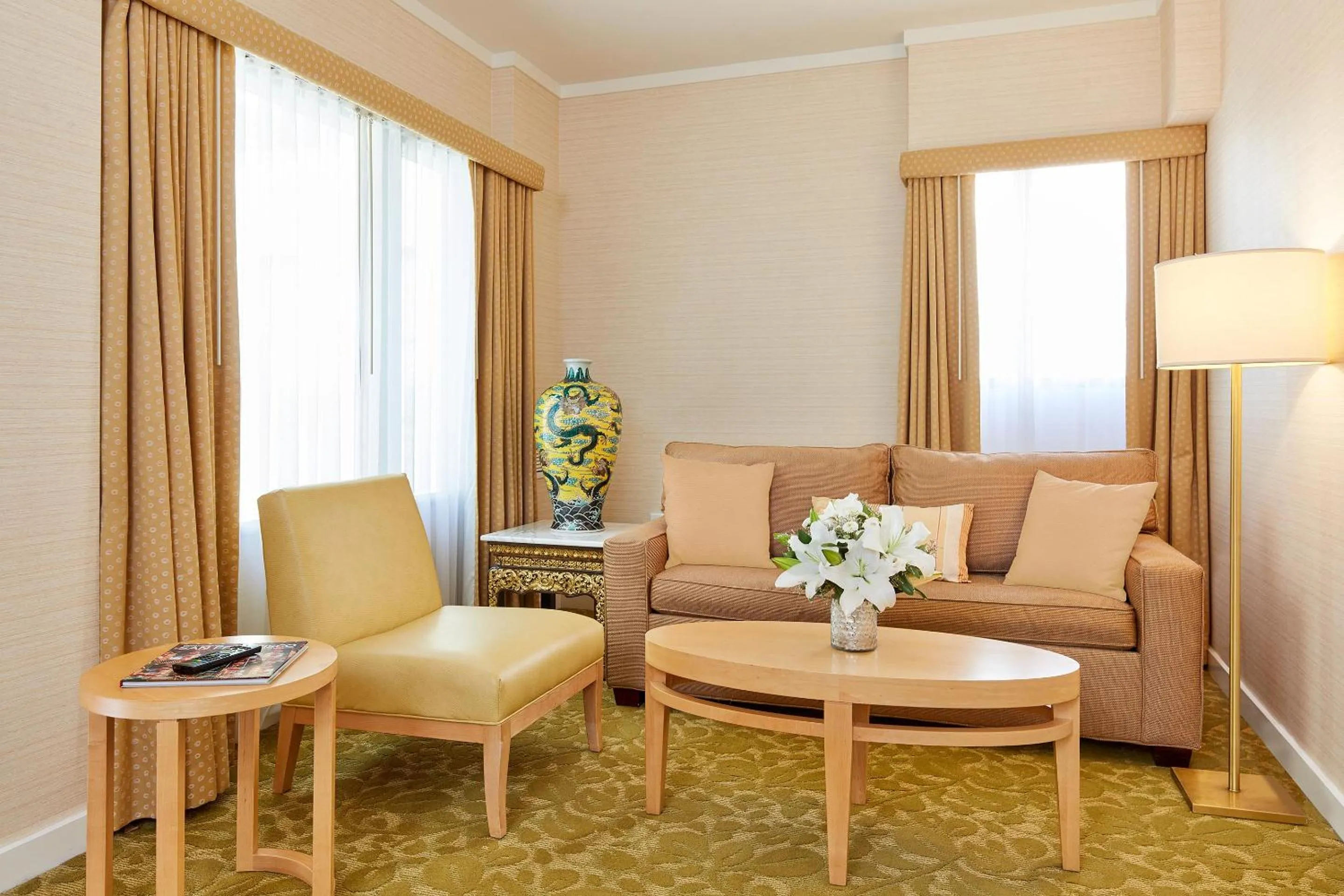 Seating area in Orchard Garden Hotel