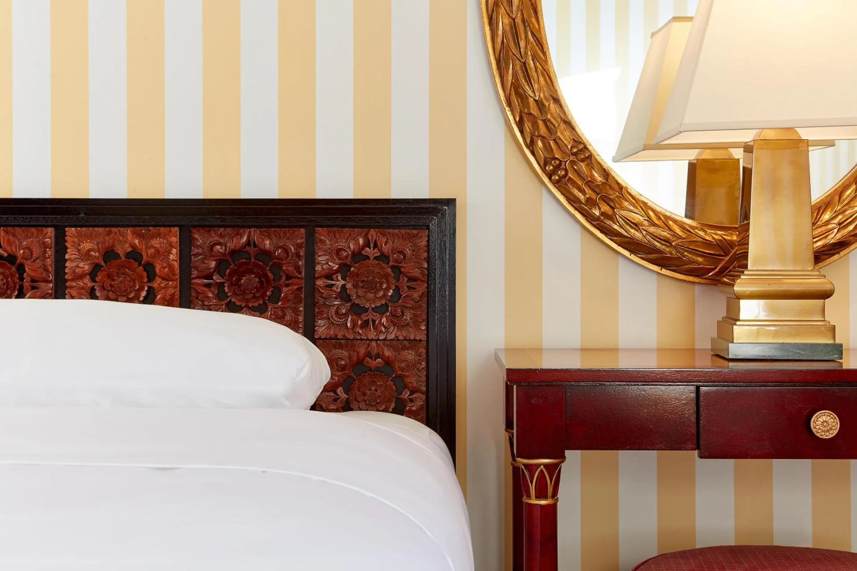 Bed in Orchard Hotel