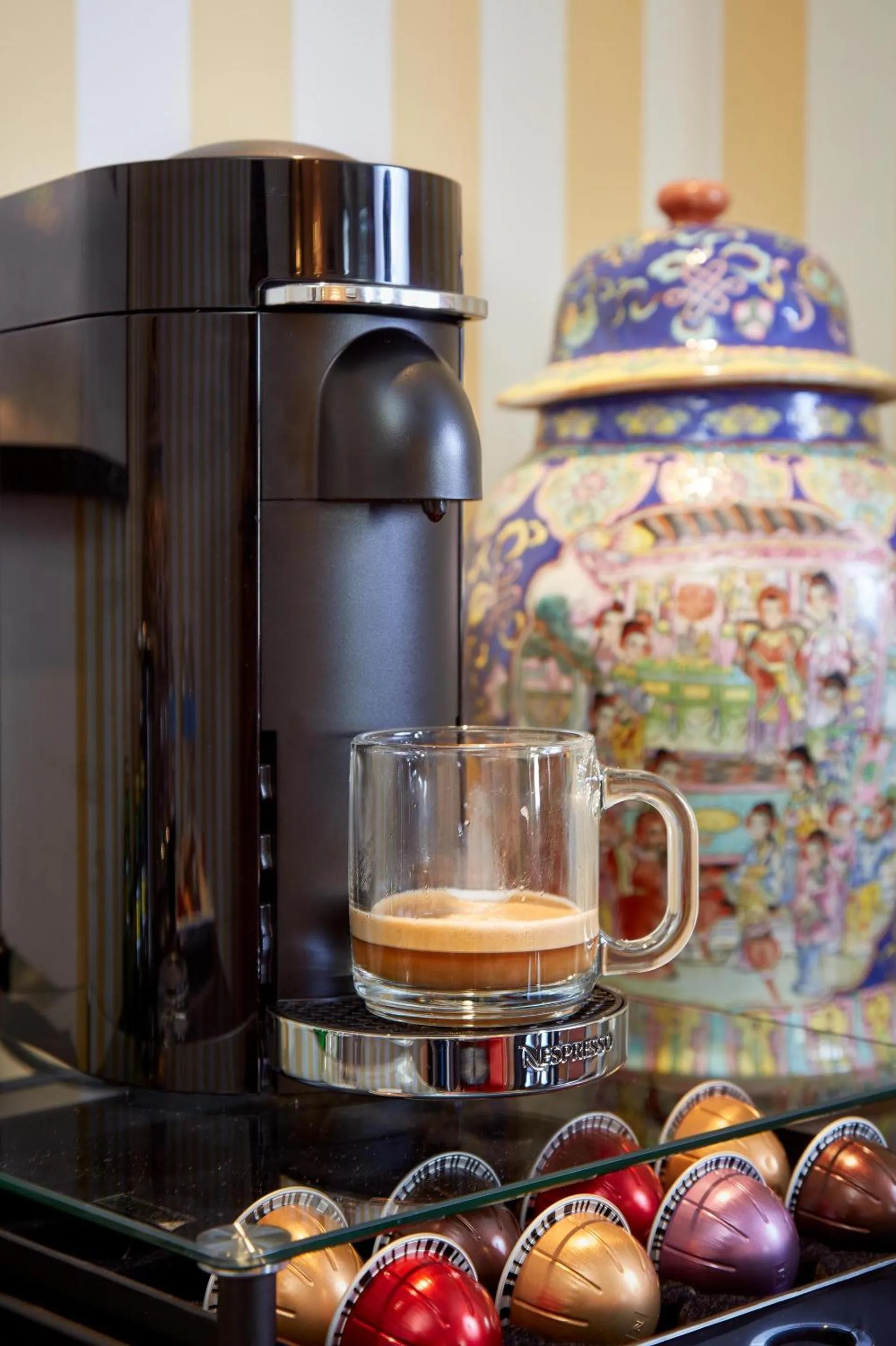 Coffee/tea facilities in Orchard Hotel