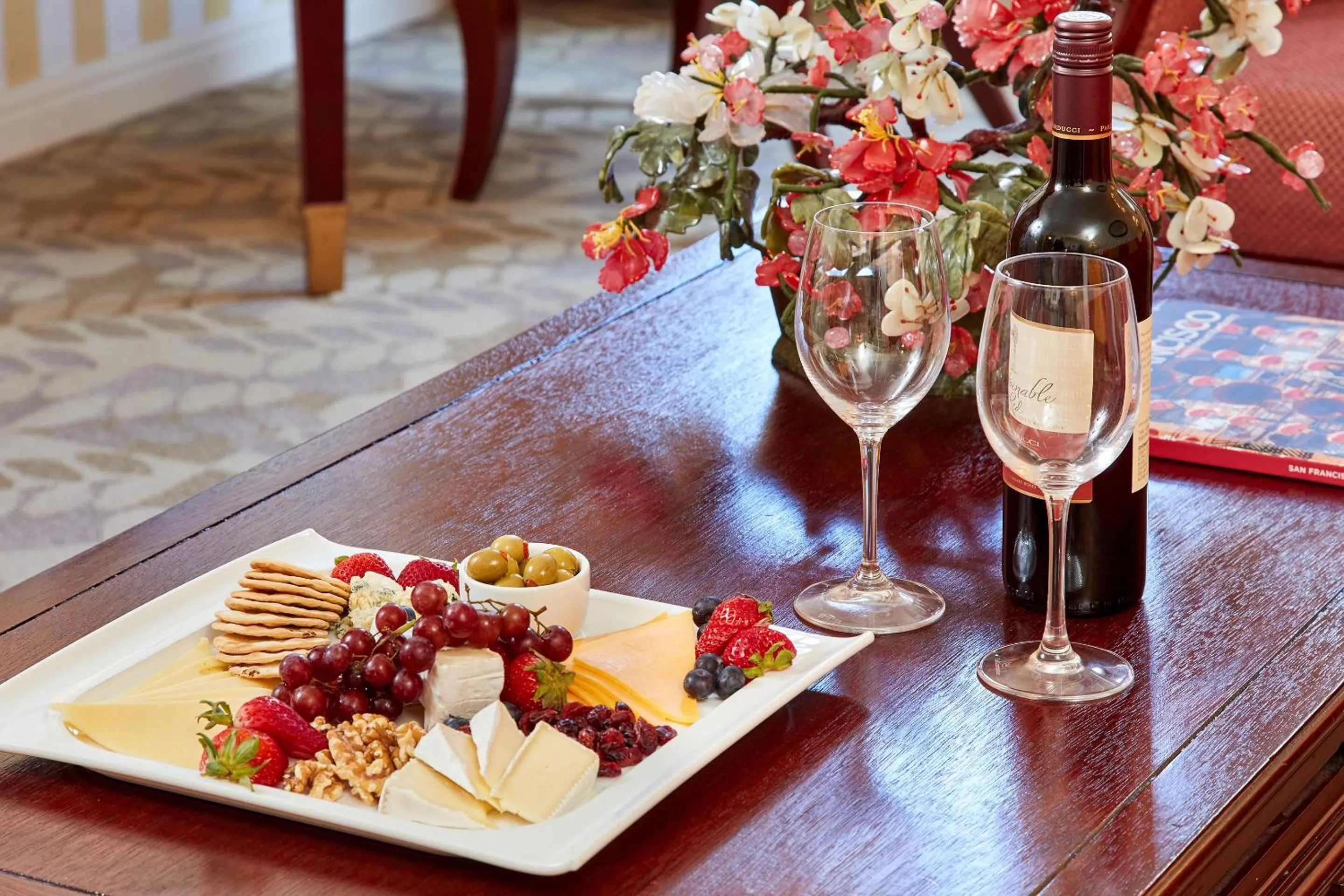 Food and drinks in Orchard Hotel