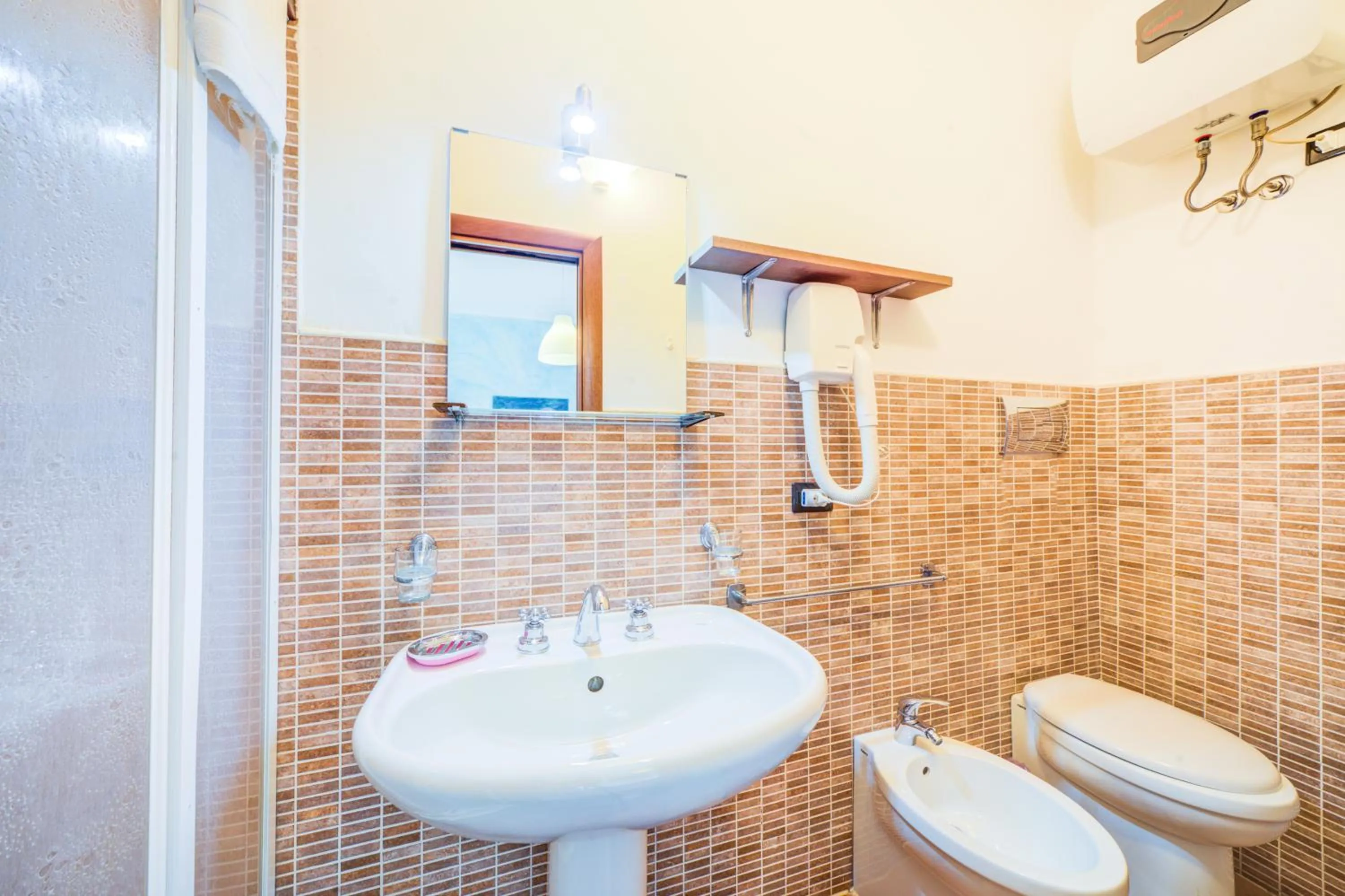 Shower in B&B Sicilia Bella