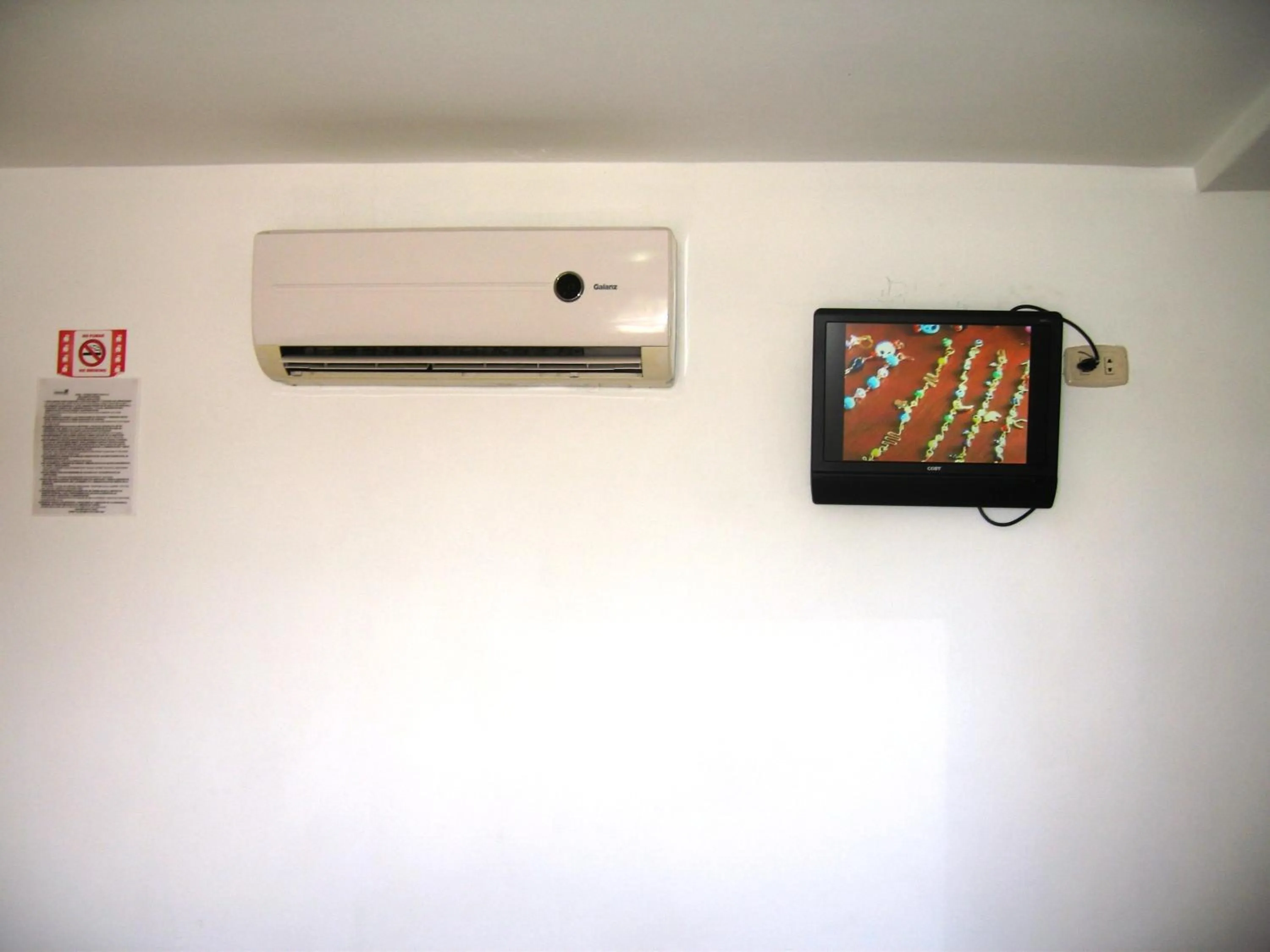 TV and multimedia in Hotel Catimar