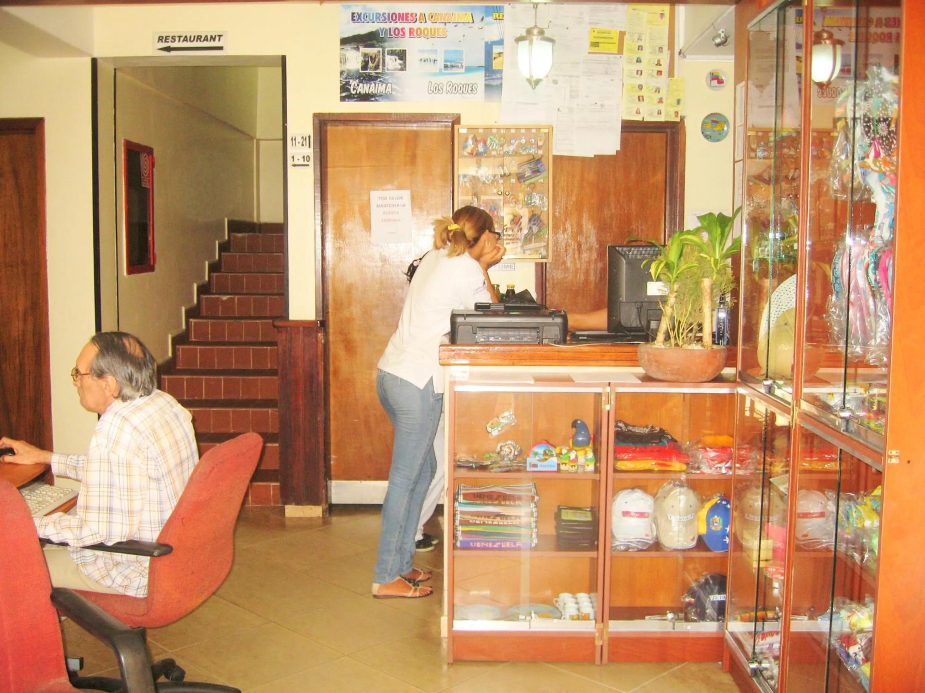 On-site shops in Hotel Catimar