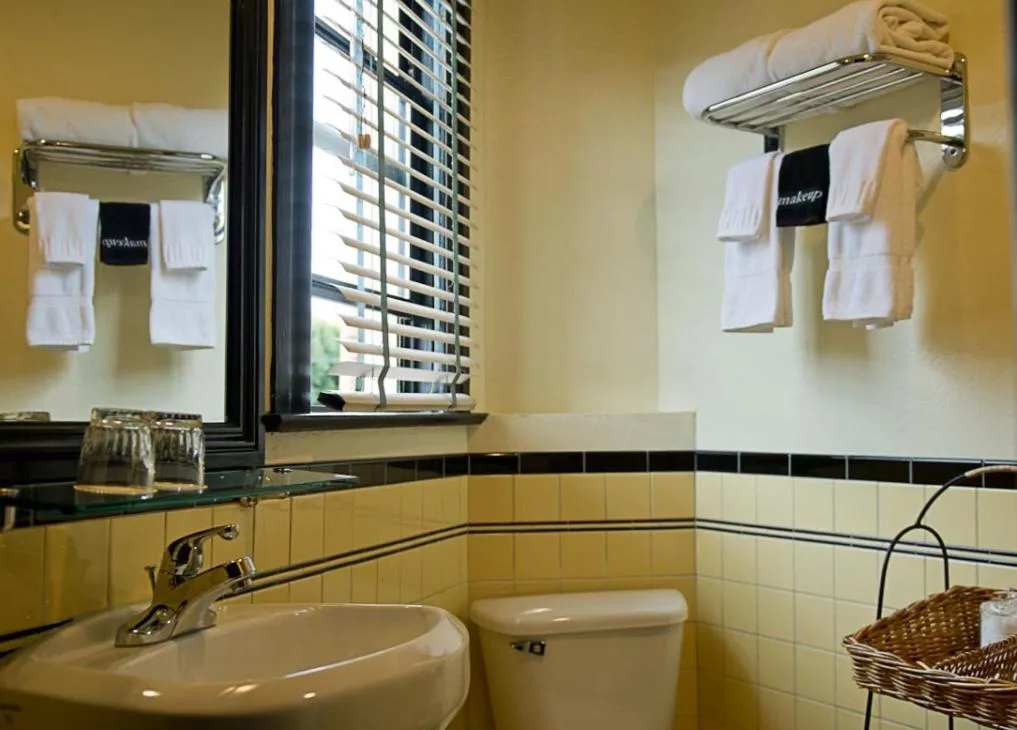 Bathroom in Hotel Boheme