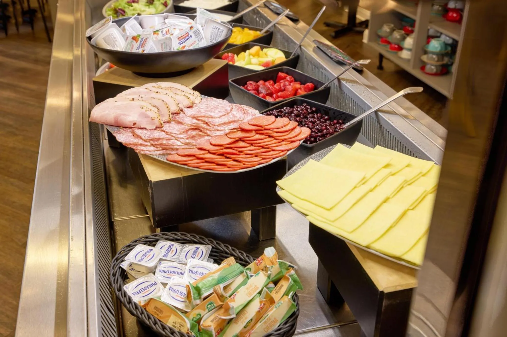 Restaurant/places to eat in Holiday Inn - the niu, Loom Manchester North by IHG