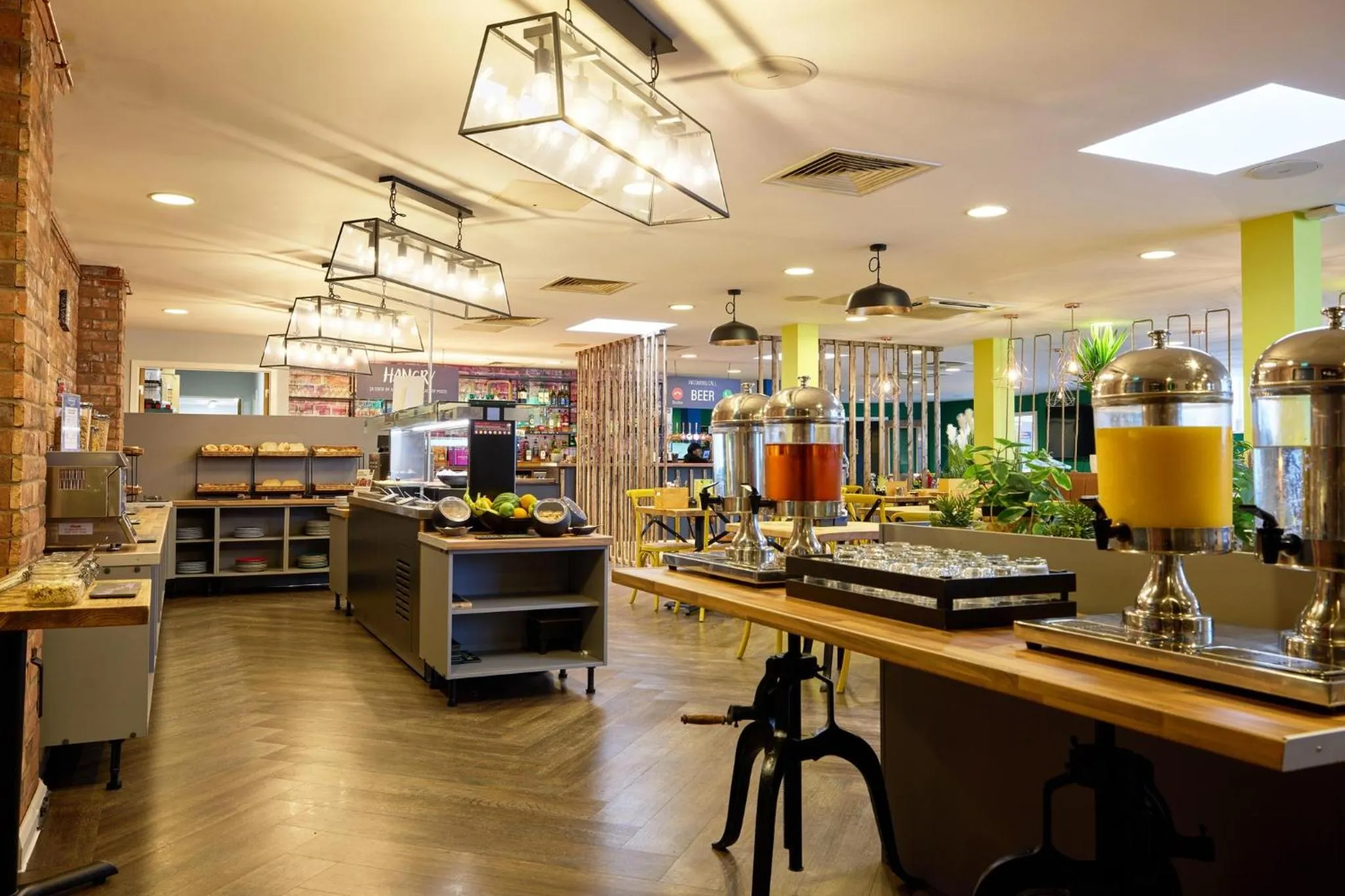 Restaurant/places to eat in Holiday Inn - the niu, Loom Manchester North by IHG