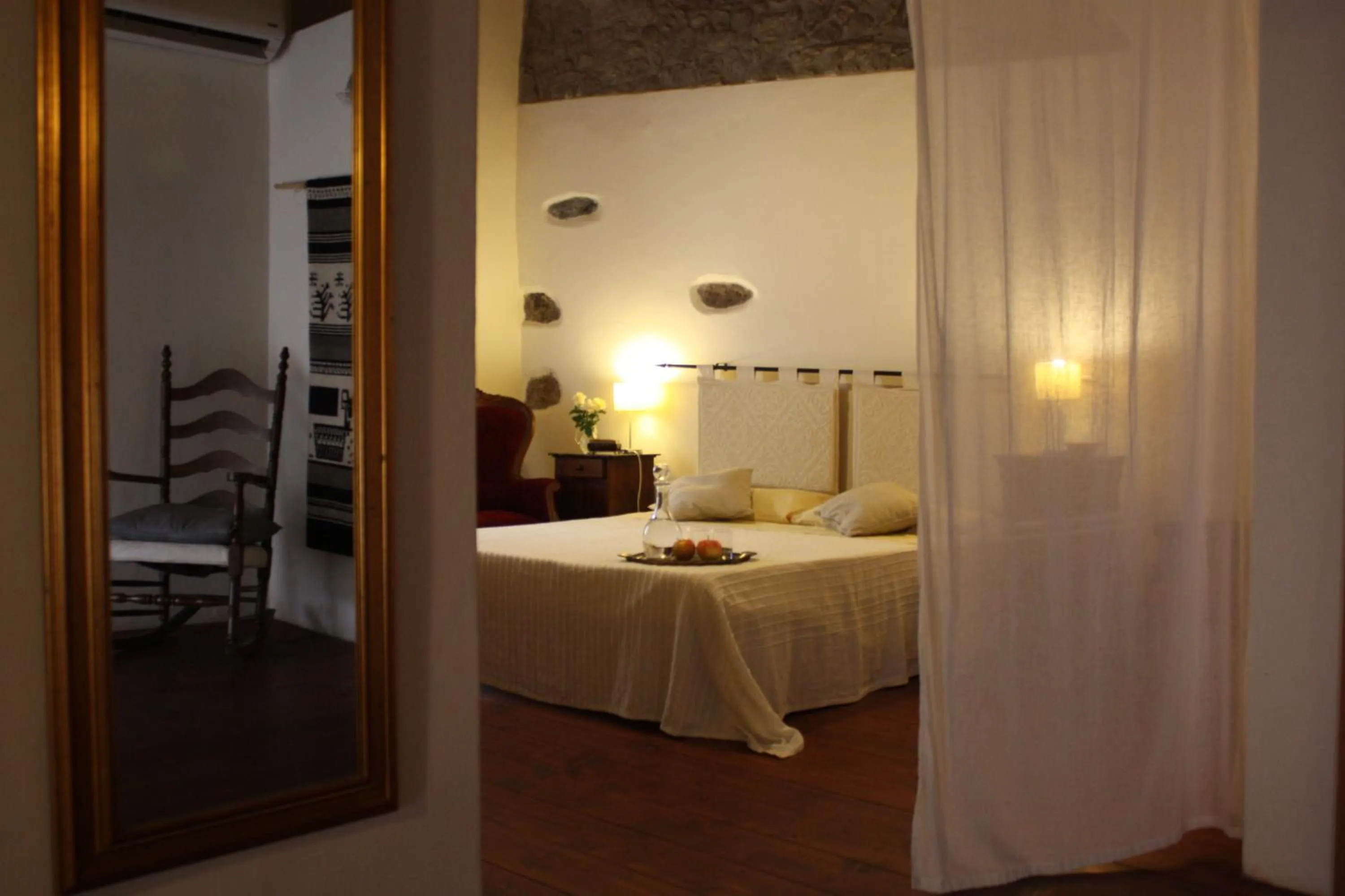 Photo of the whole room, Bed in Il Lupo Rosso