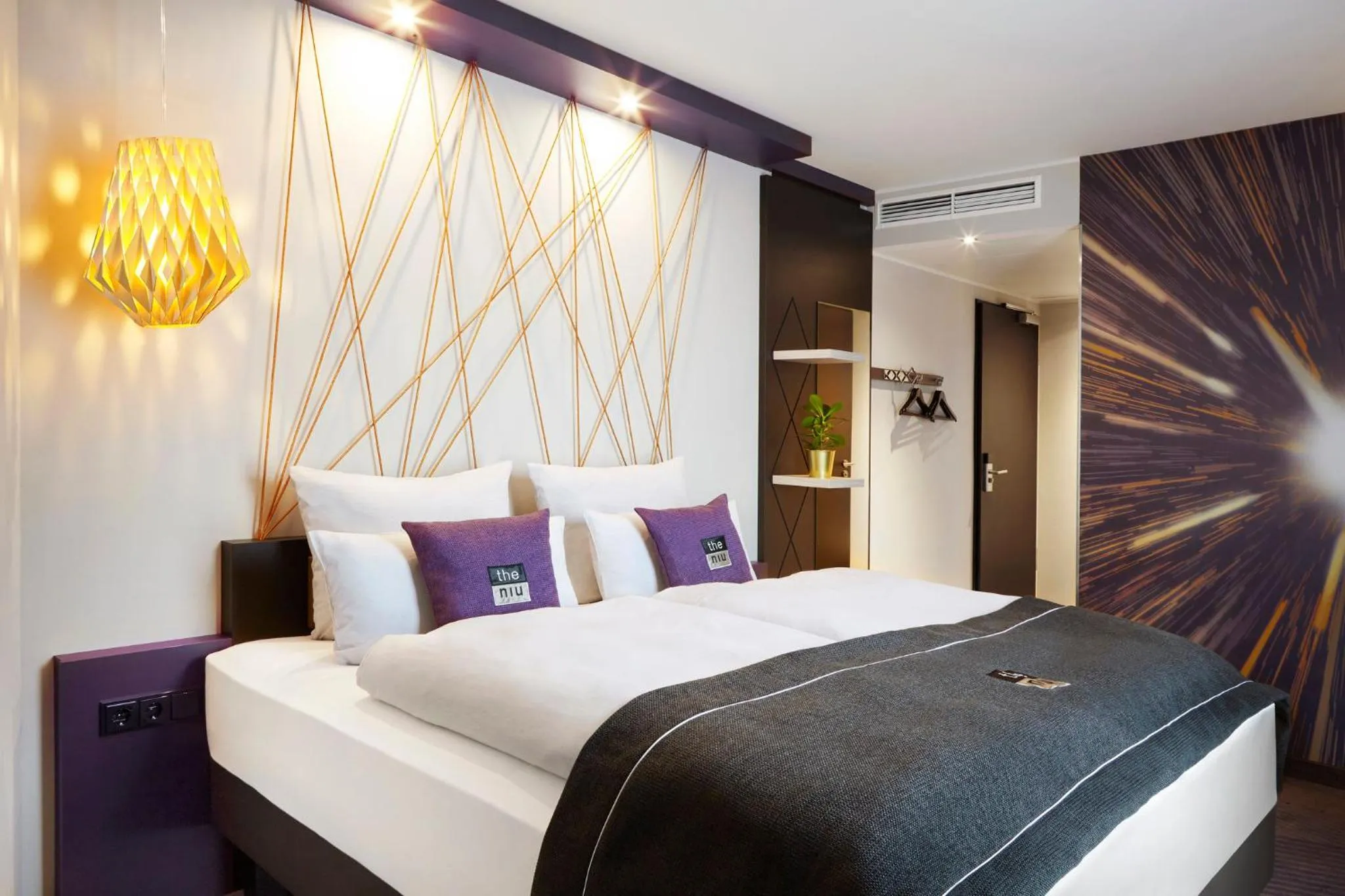 Photo of the whole room, Bed in Holiday Inn - the niu, Air Frankfurt Messe by IHG