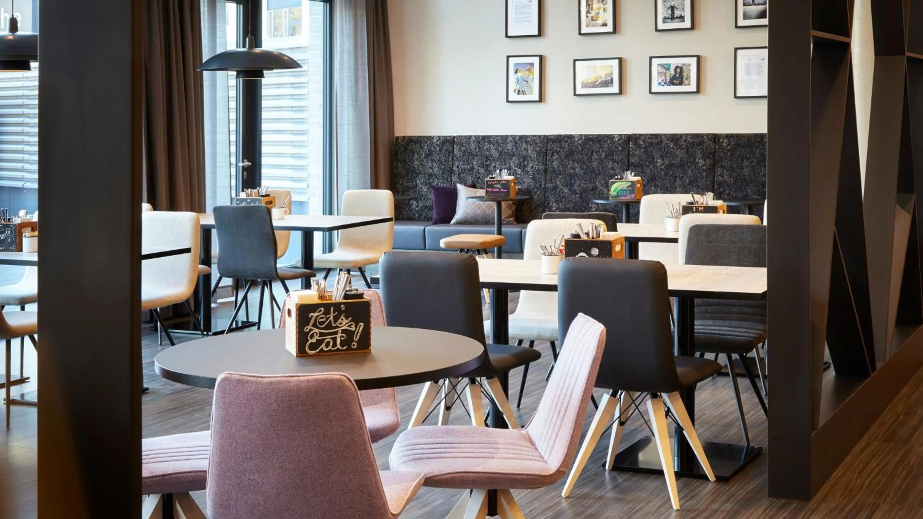 Restaurant/places to eat in Holiday Inn - the niu, Air Frankfurt Messe by IHG