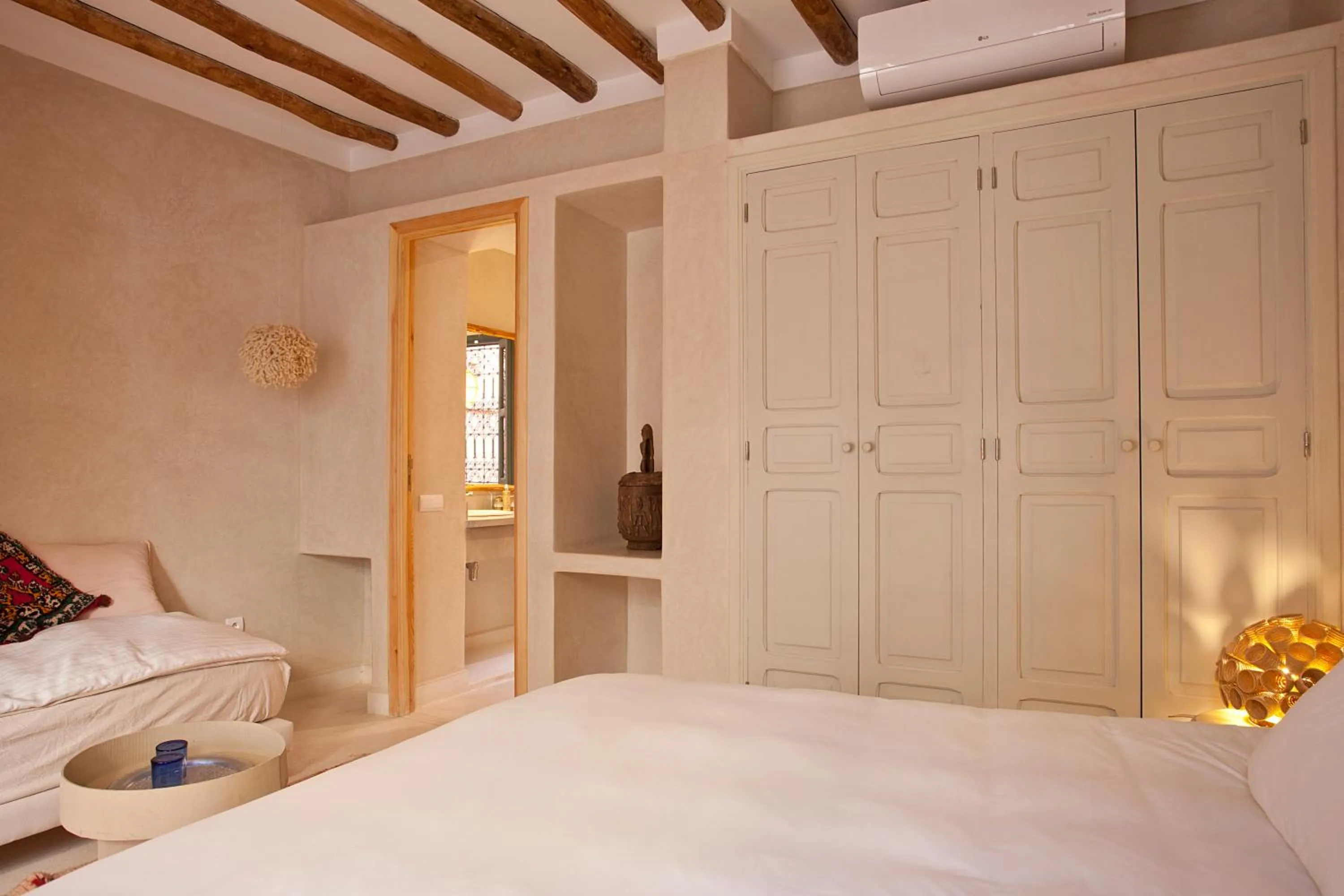 Photo of the whole room, Bed in Riad AL RIAD