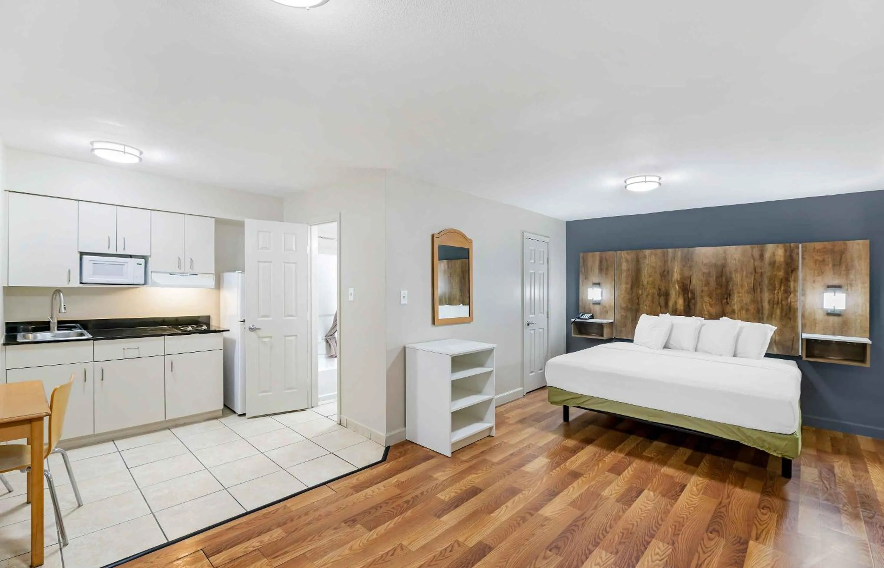 Bed in Extended Stay America Select Suites - Odessa