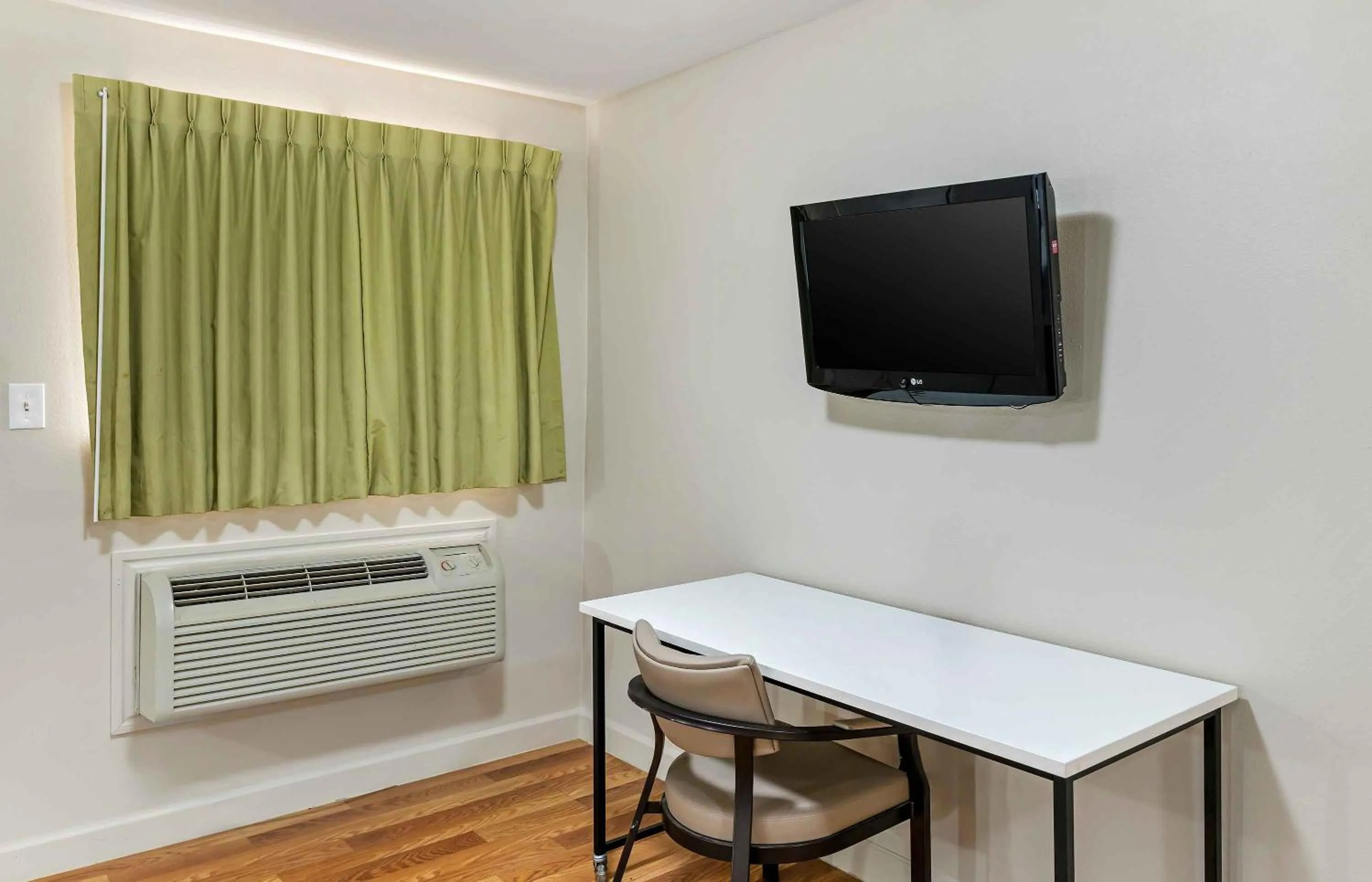 TV and multimedia in Extended Stay America Select Suites - Odessa