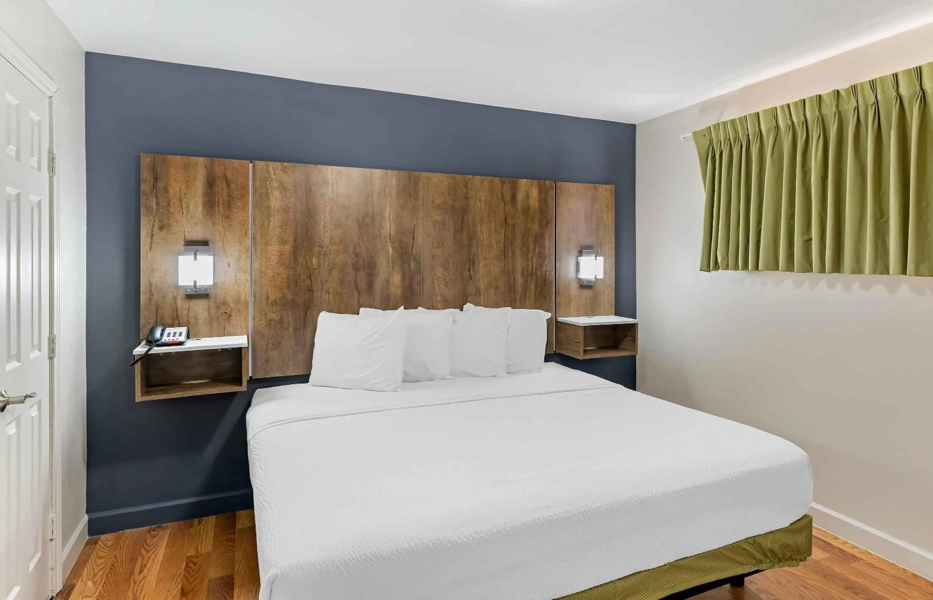 Bed in Extended Stay America Select Suites - Odessa