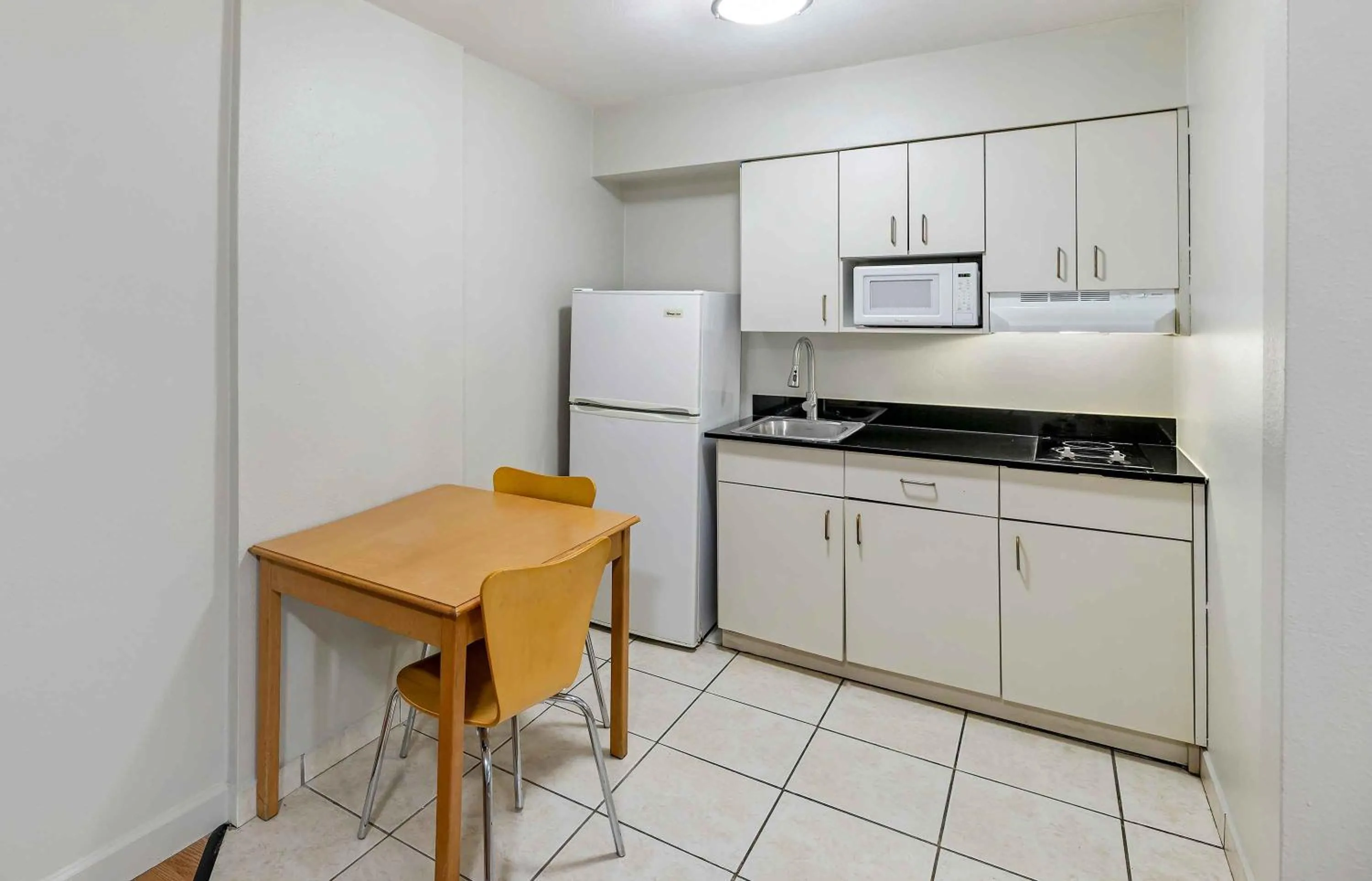 Kitchen or kitchenette in Extended Stay America Select Suites - Odessa