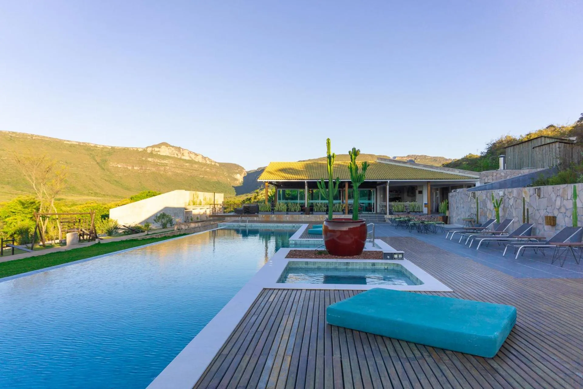 Swimming pool in Pousada Amanhecer