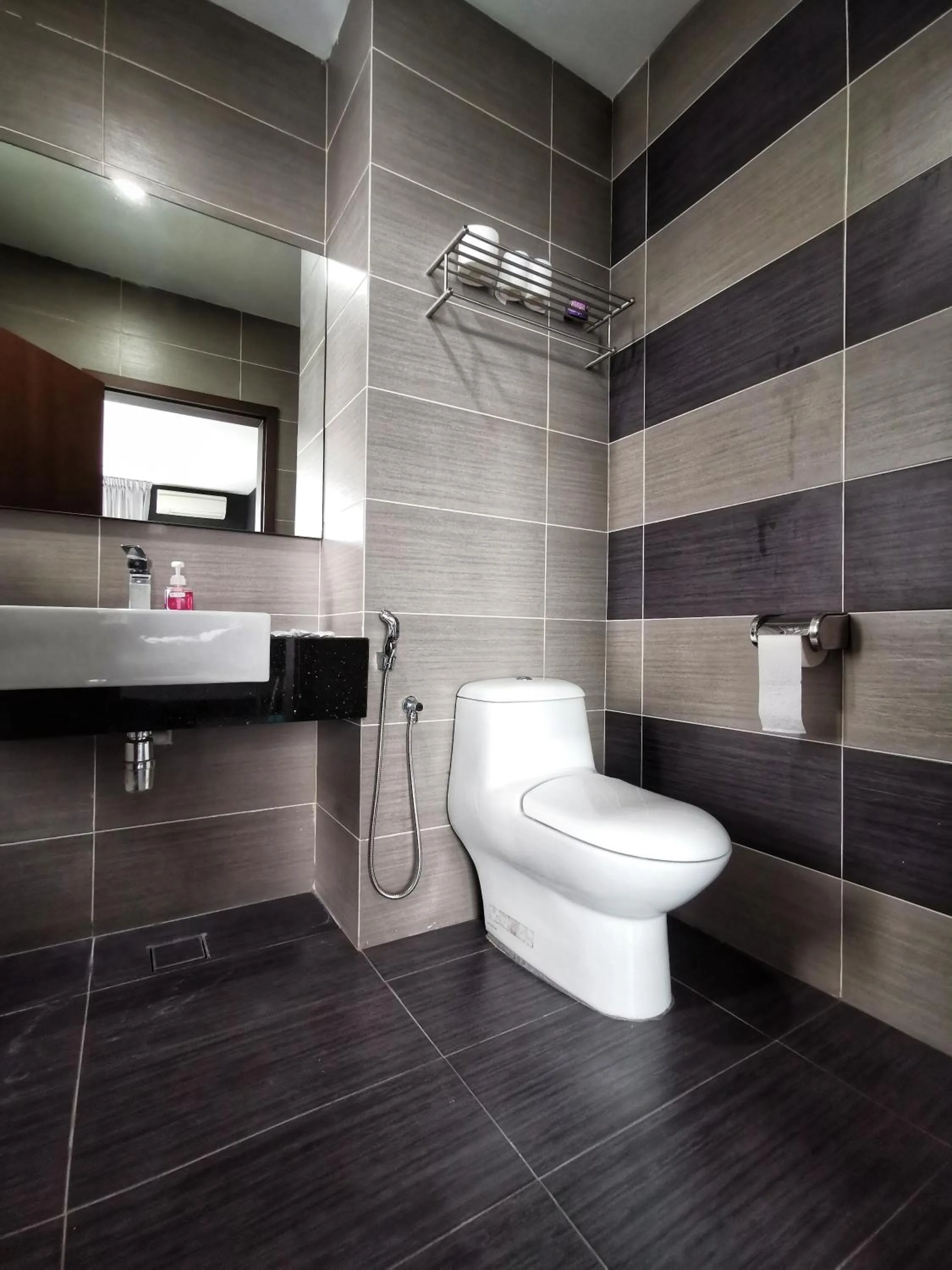 Bathroom in KSL D'Esplanade By JettBros Johor Bahru