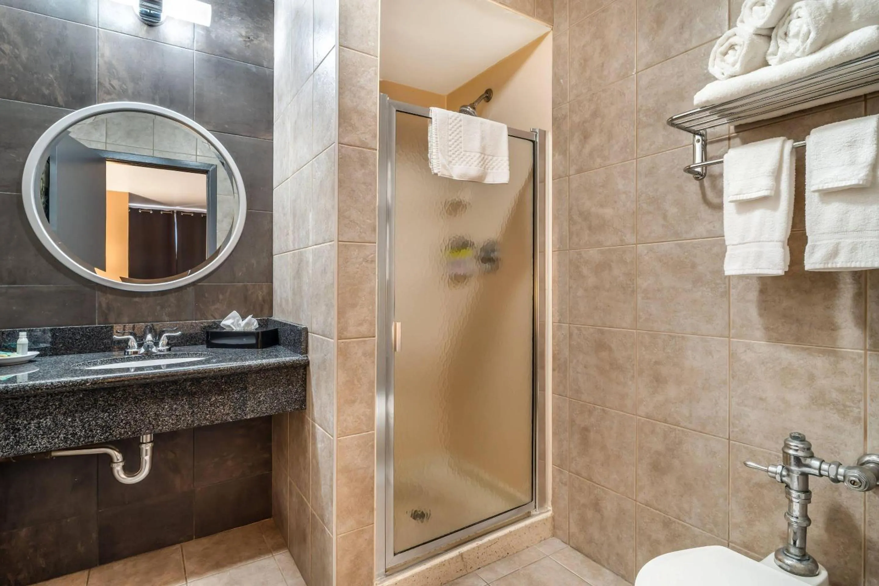 Bedroom in La Luna Inn, an Ascend Collection Hotel