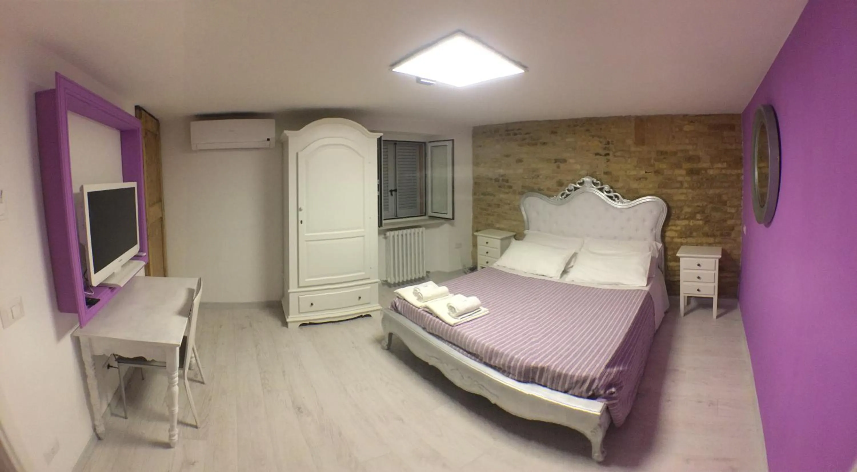 Photo of the whole room, Bed in B&B La Lanterna