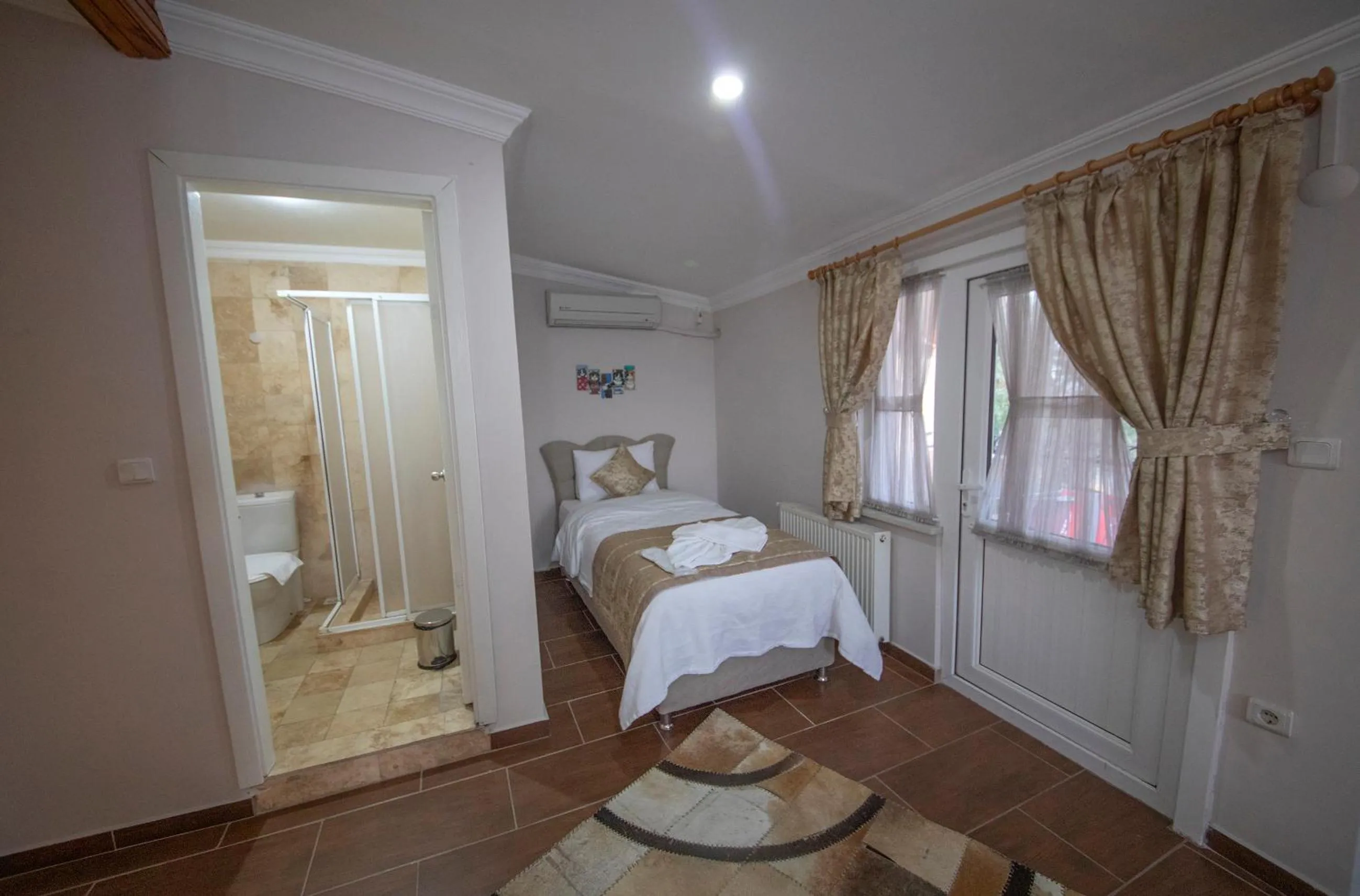 Toilet, Bed in Ağva Carpediem Otel