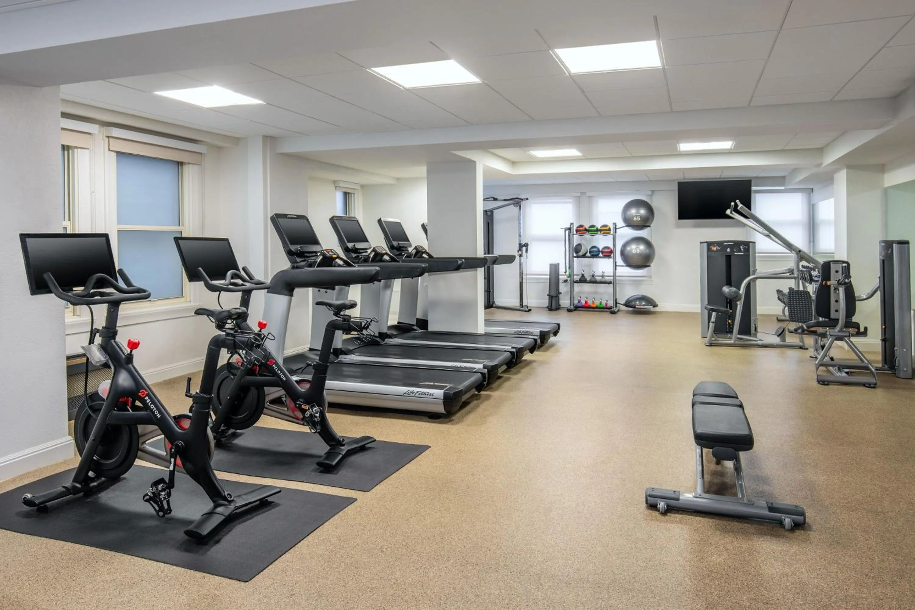 Fitness centre/facilities in Hotel Adagio, Autograph Collection