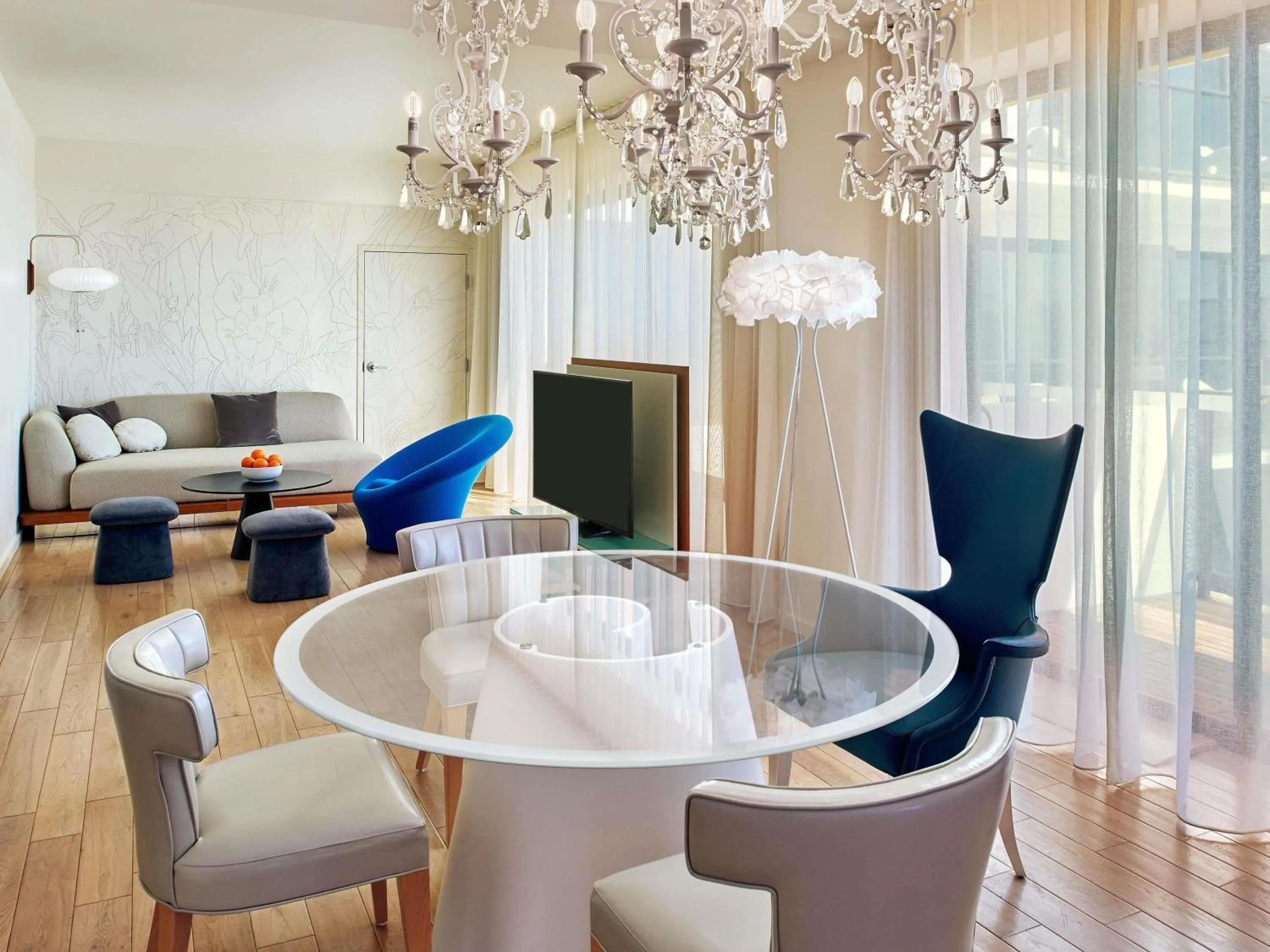 Bedroom in Mondrian Los Angeles