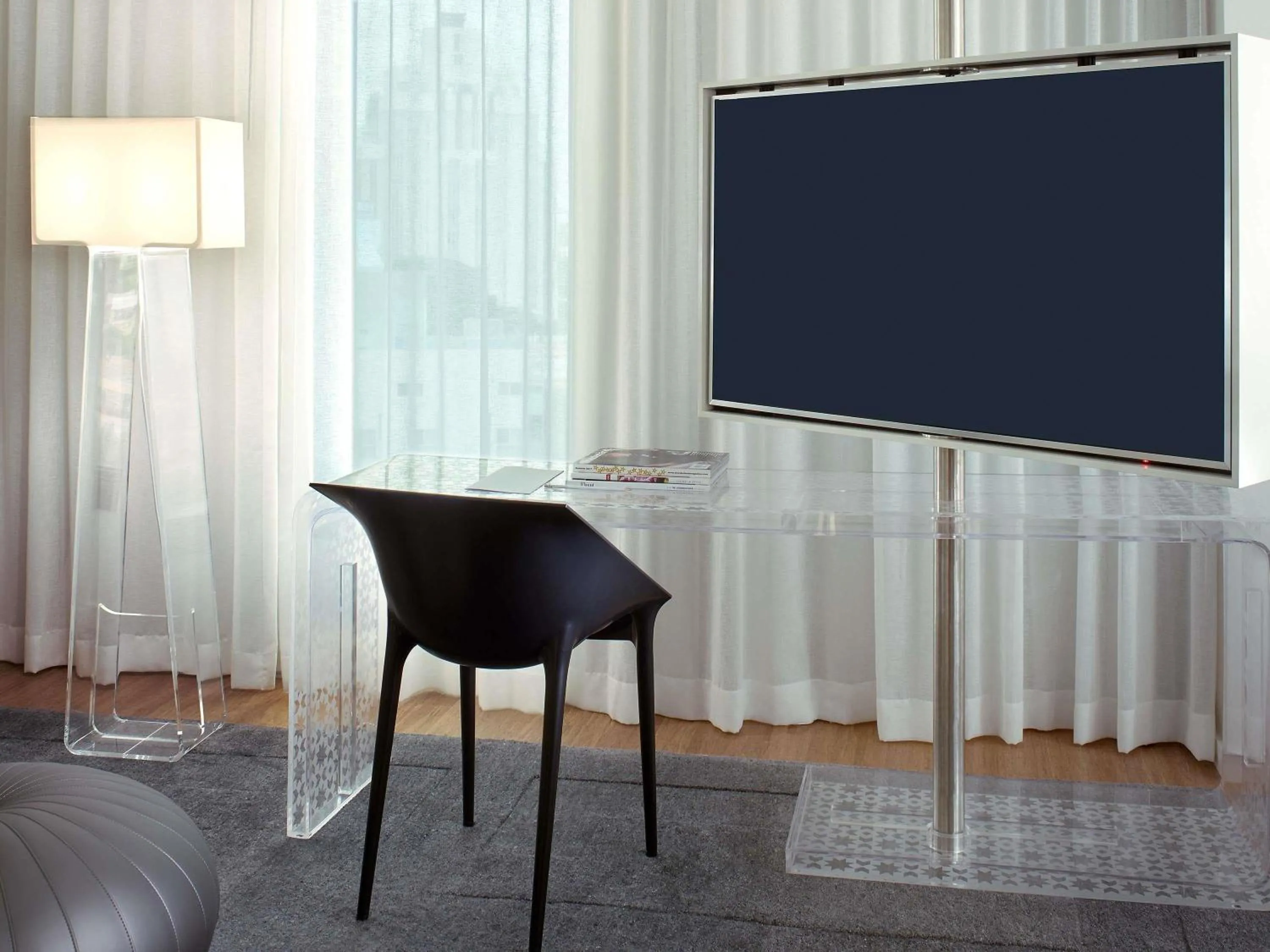 Bedroom in Mondrian Los Angeles