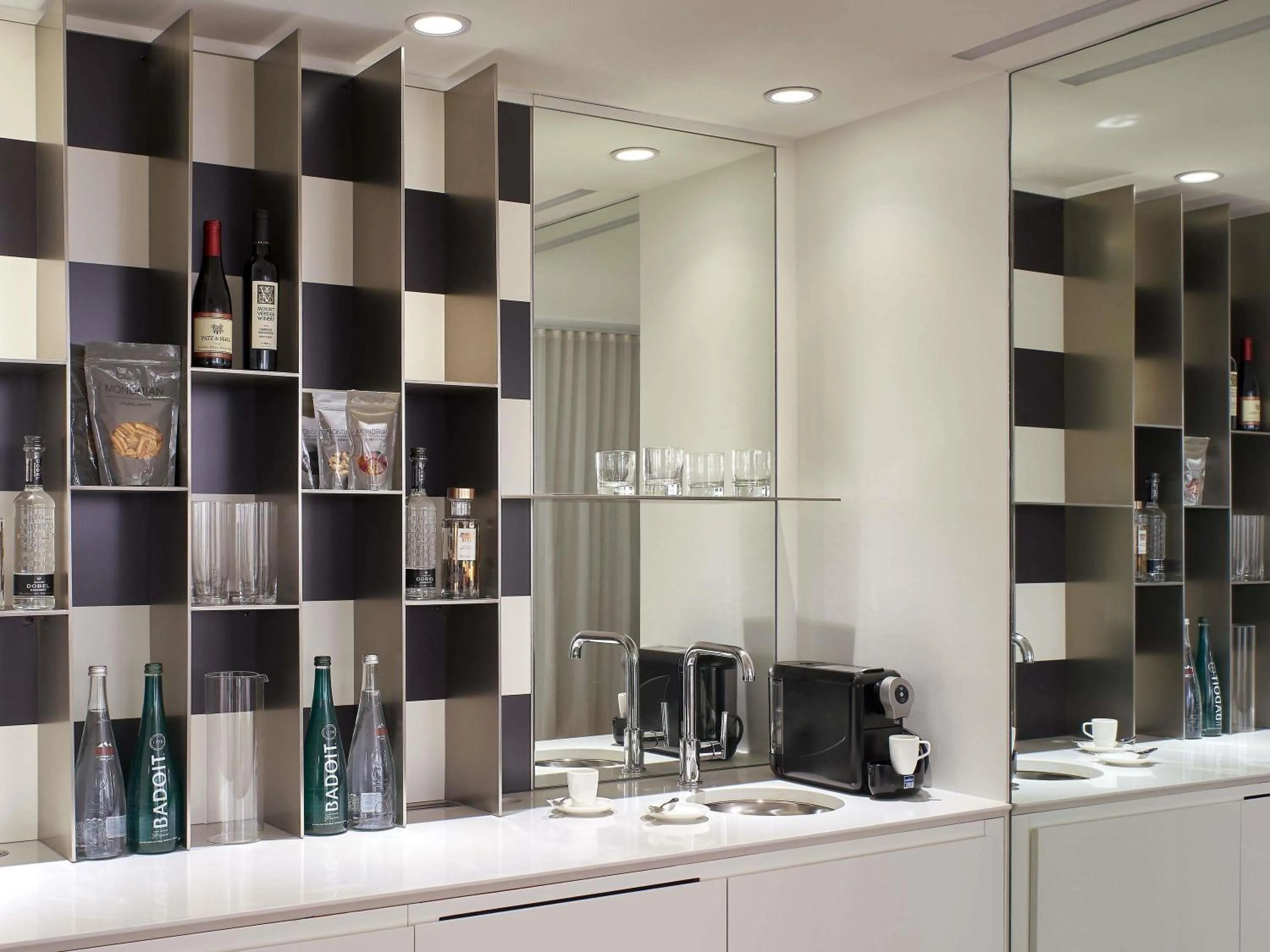 Bedroom in Mondrian Los Angeles