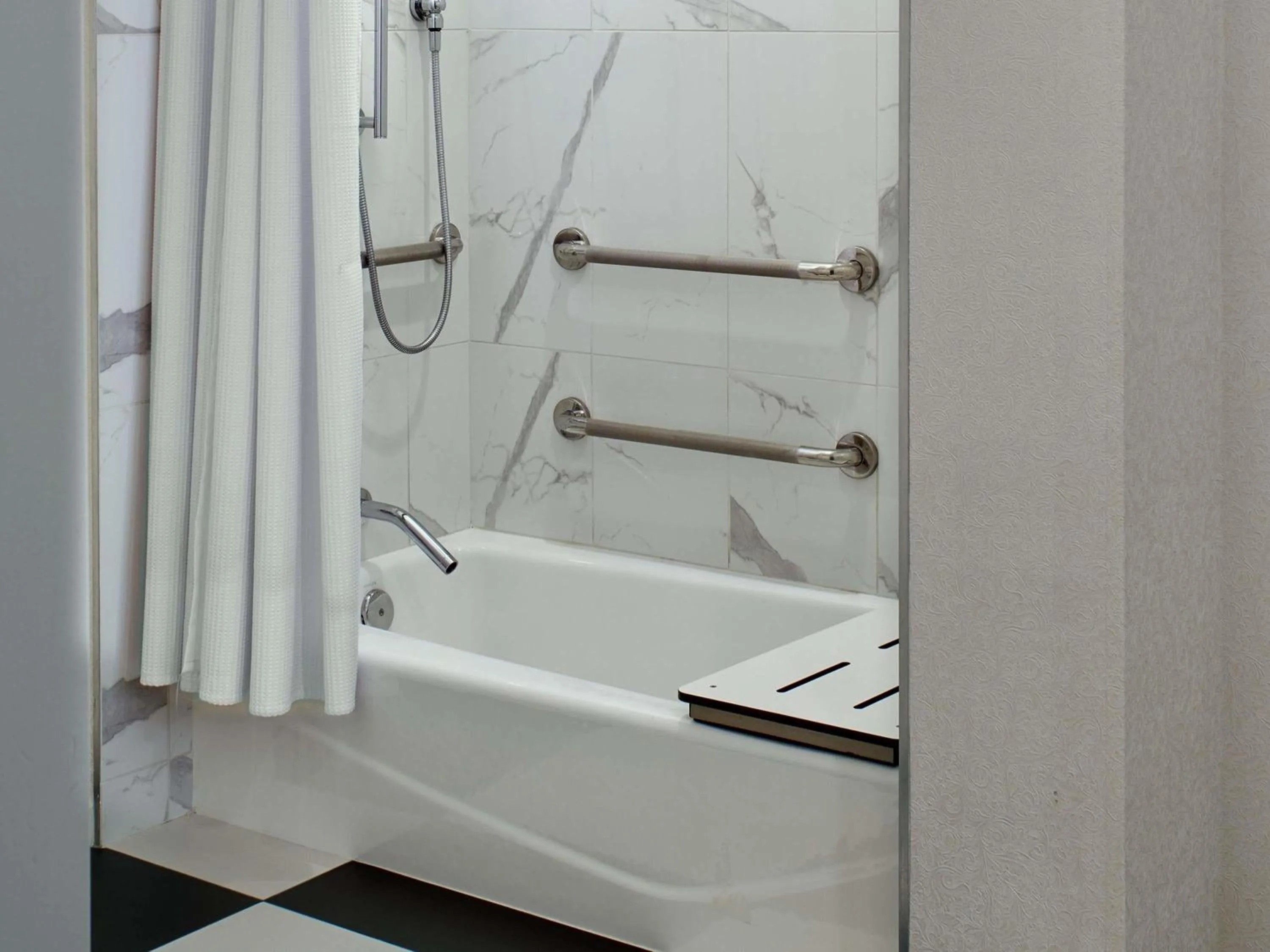 Bathroom in Mondrian Los Angeles