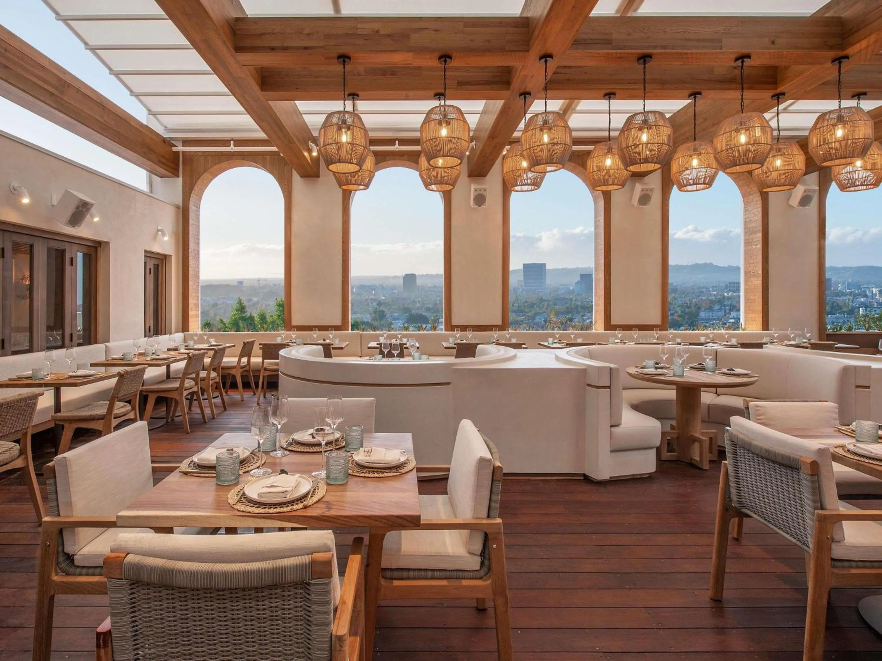 Restaurant/places to eat in Mondrian Los Angeles