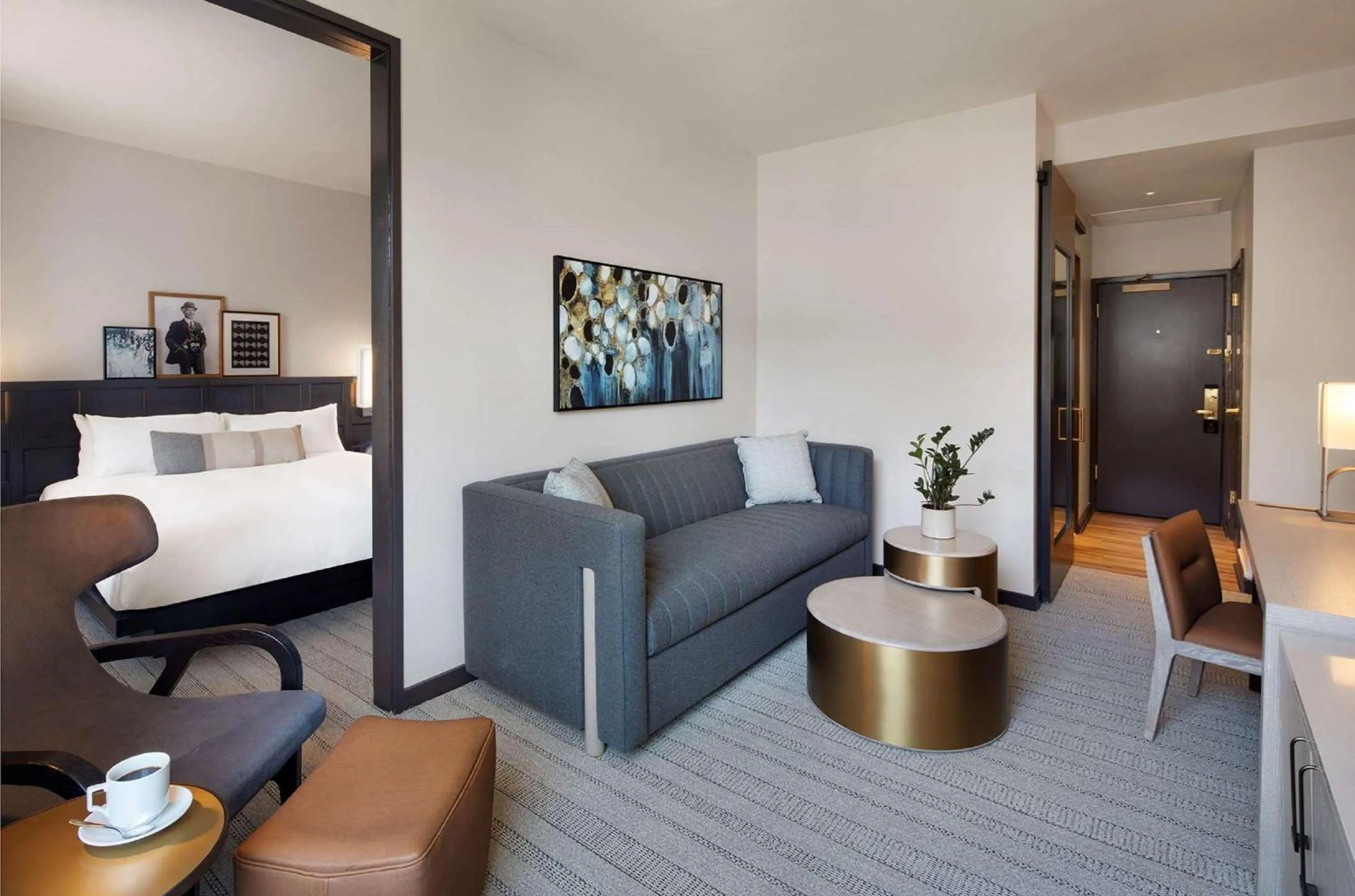 Photo of the whole room in The Clift Royal Sonesta San Francisco