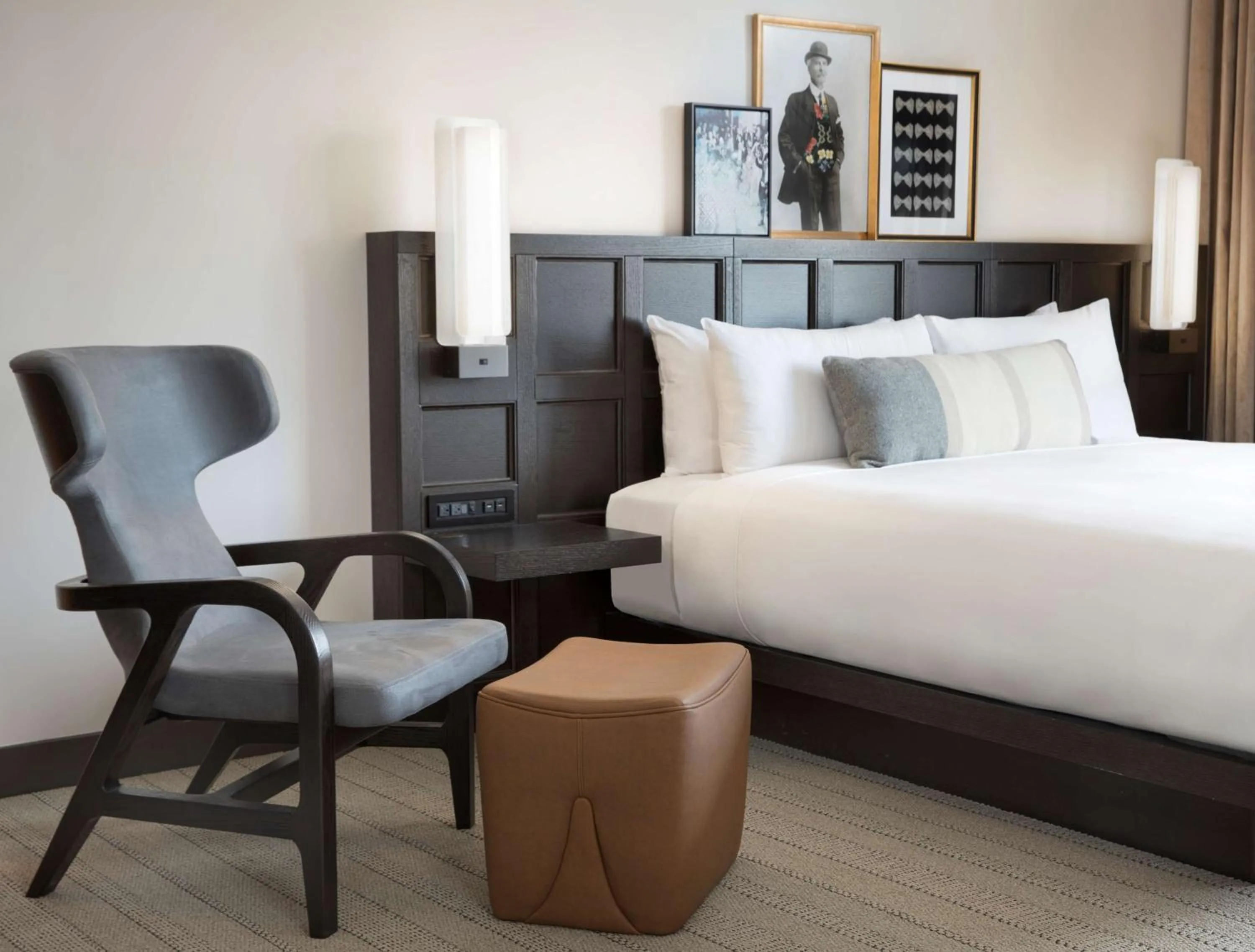 Photo of the whole room, Bed in The Clift Royal Sonesta San Francisco