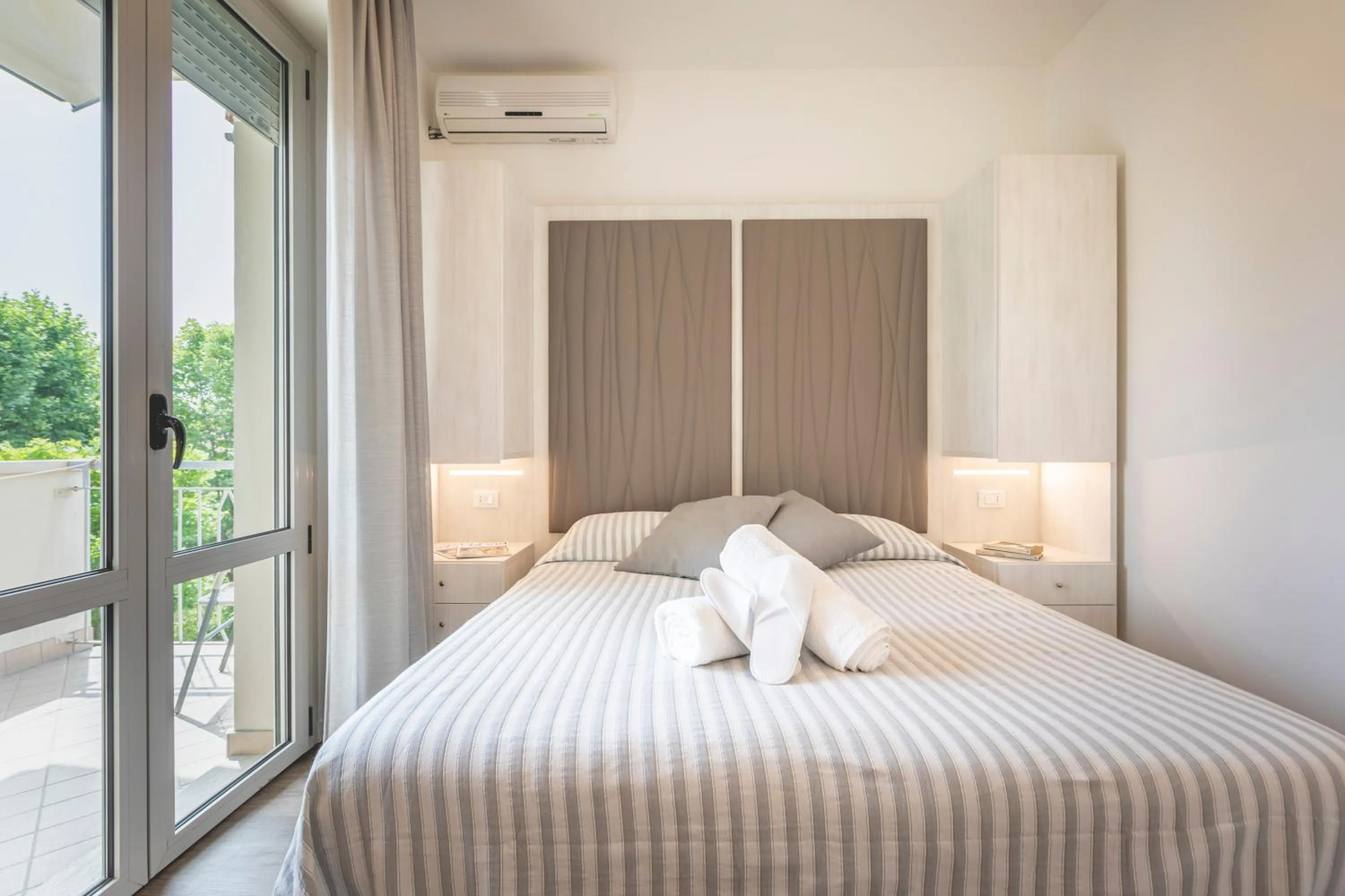 Bed in Hotel Loretta & Dependance