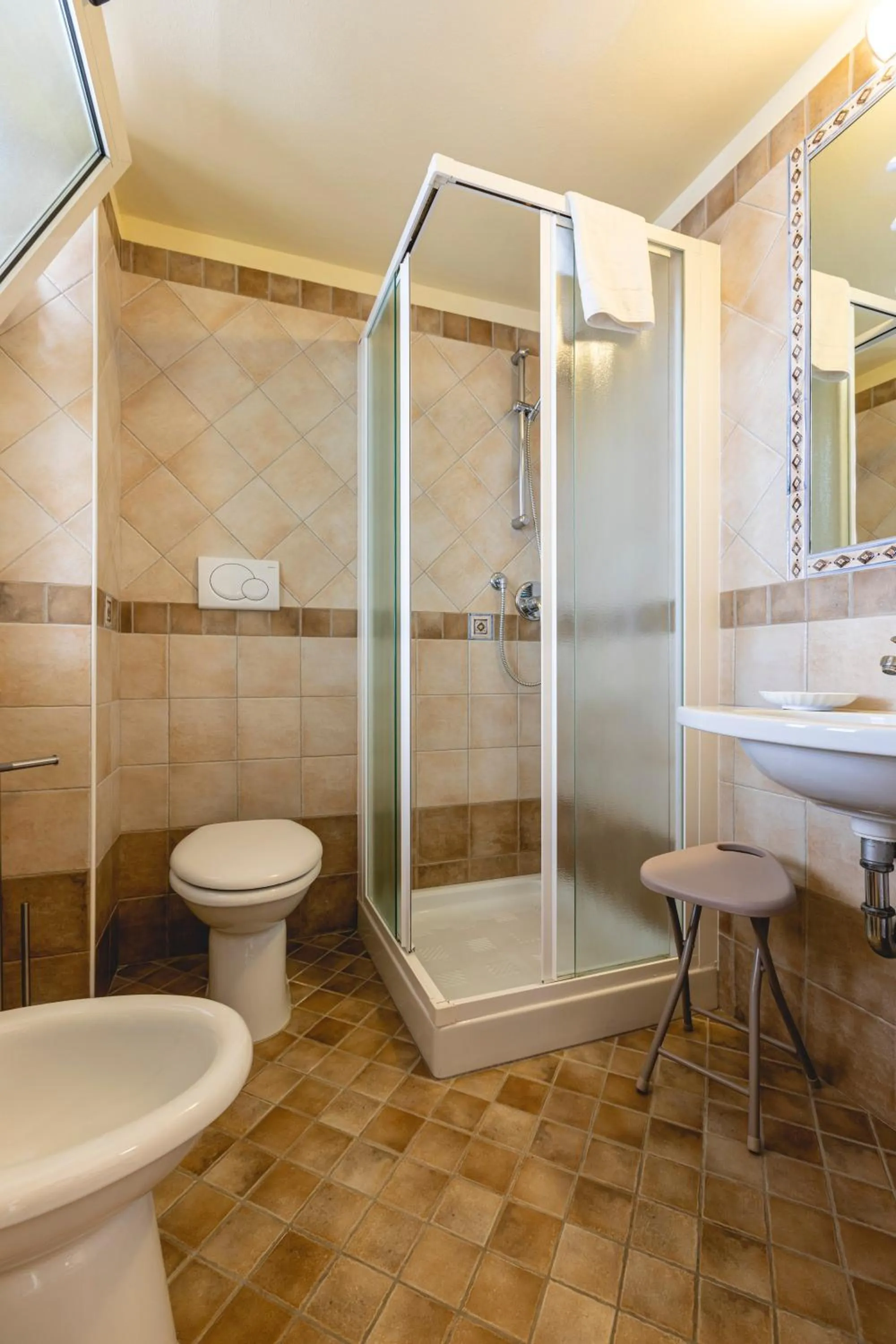 Shower in Hotel Loretta & Dependance