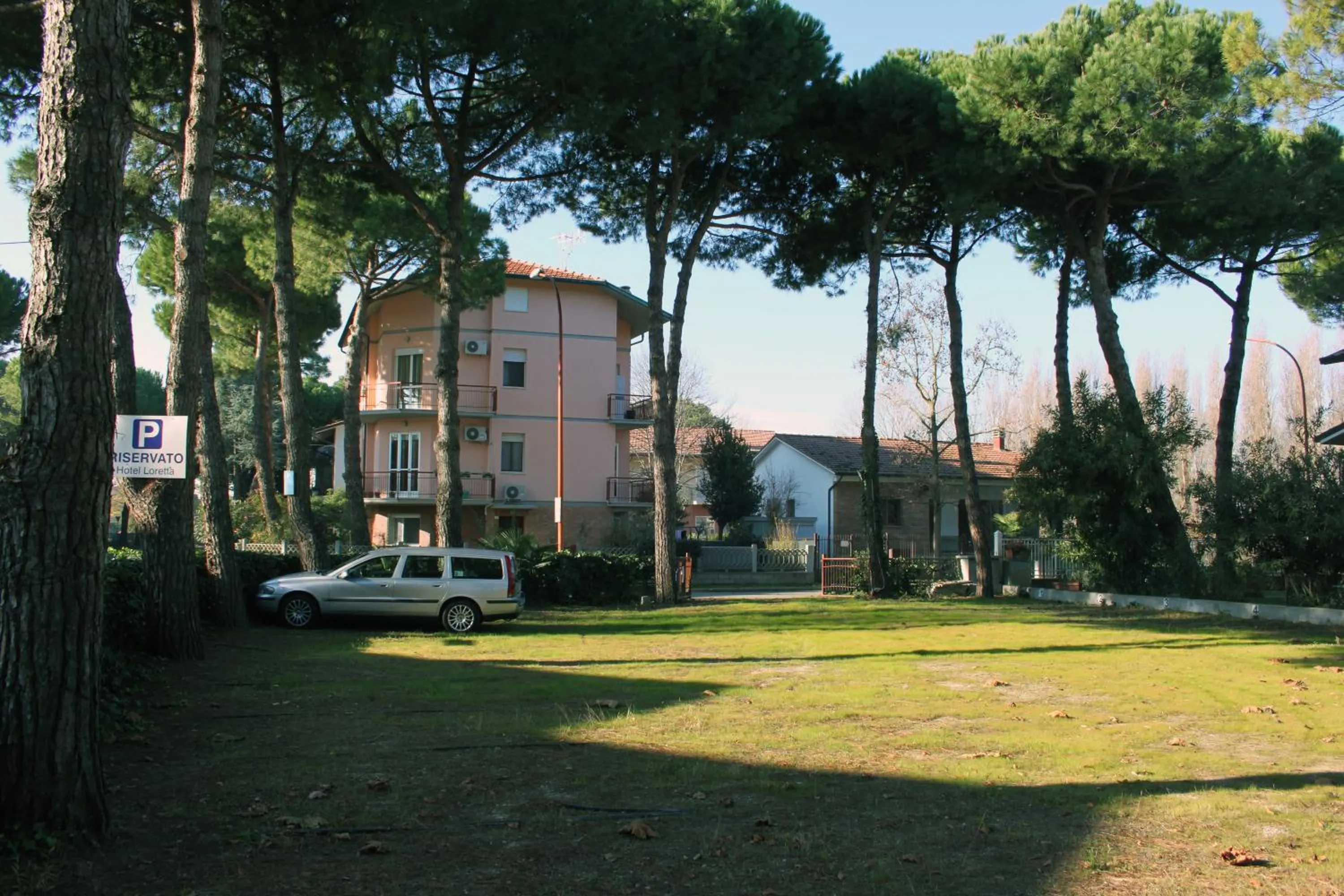 Garden in Hotel Loretta & Dependance