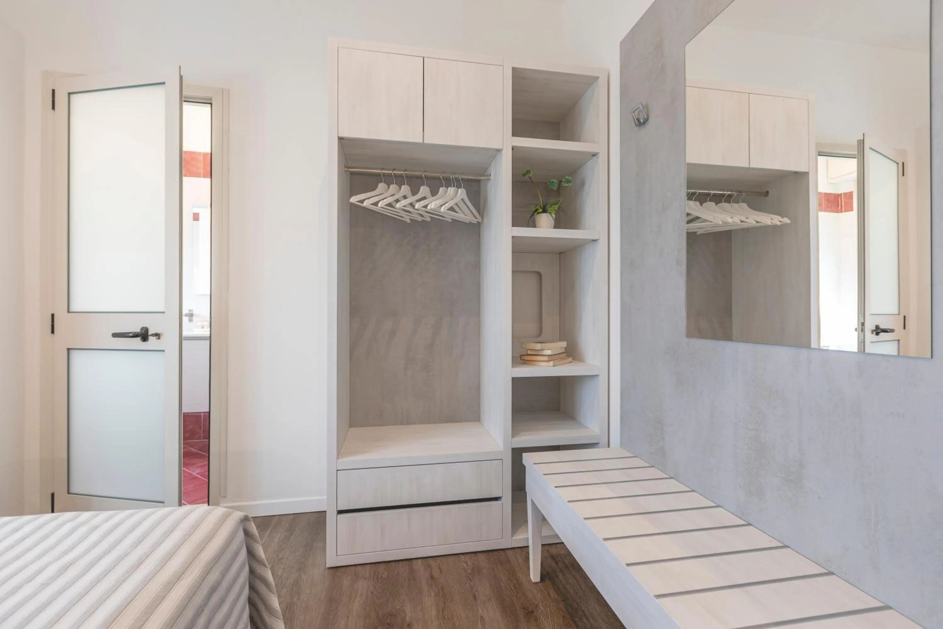 wardrobe, Bed in Hotel Loretta & Dependance