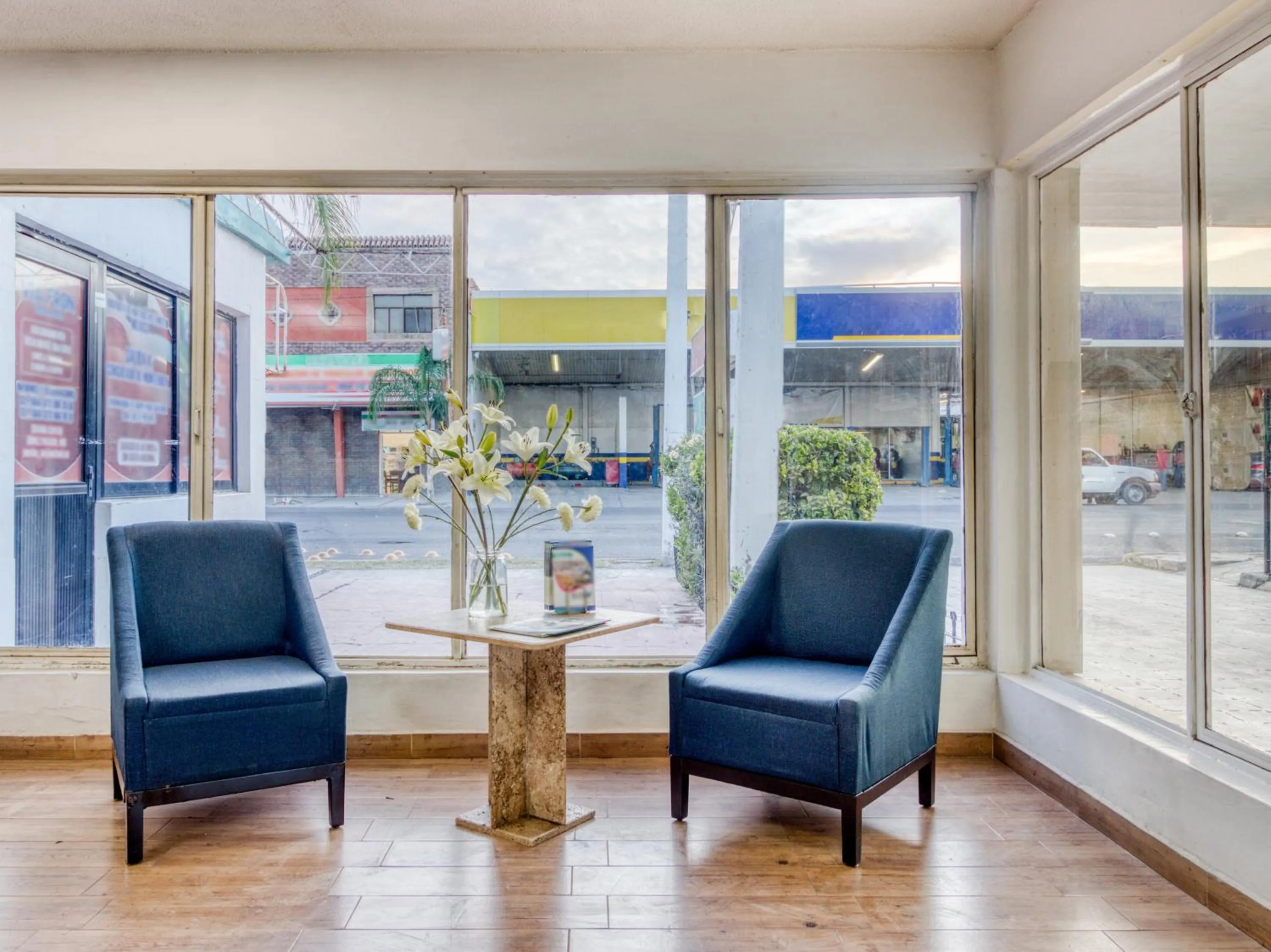 Seating area in Capital O Hotel La Siesta, Gomez Palacio