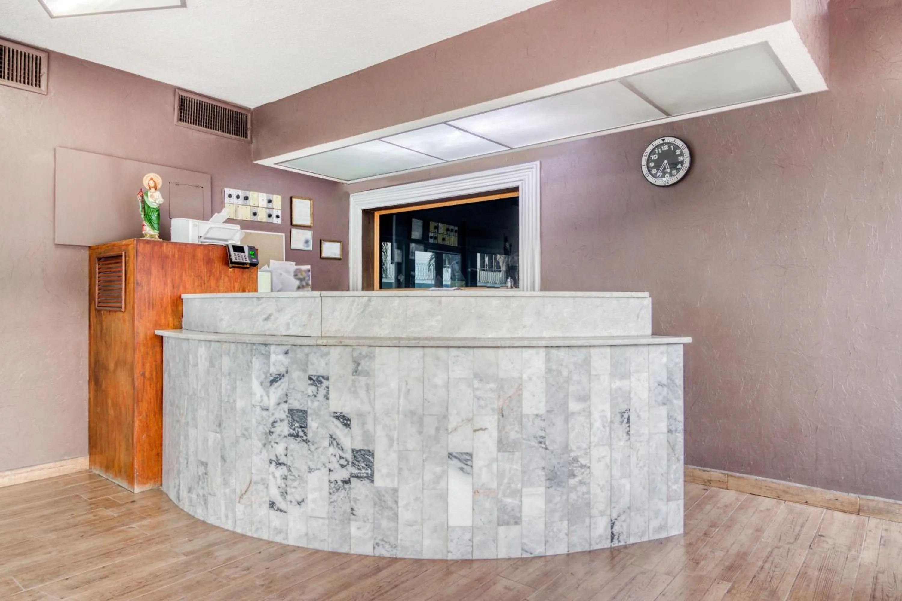 Lobby or reception in Capital O Hotel La Siesta, Gomez Palacio