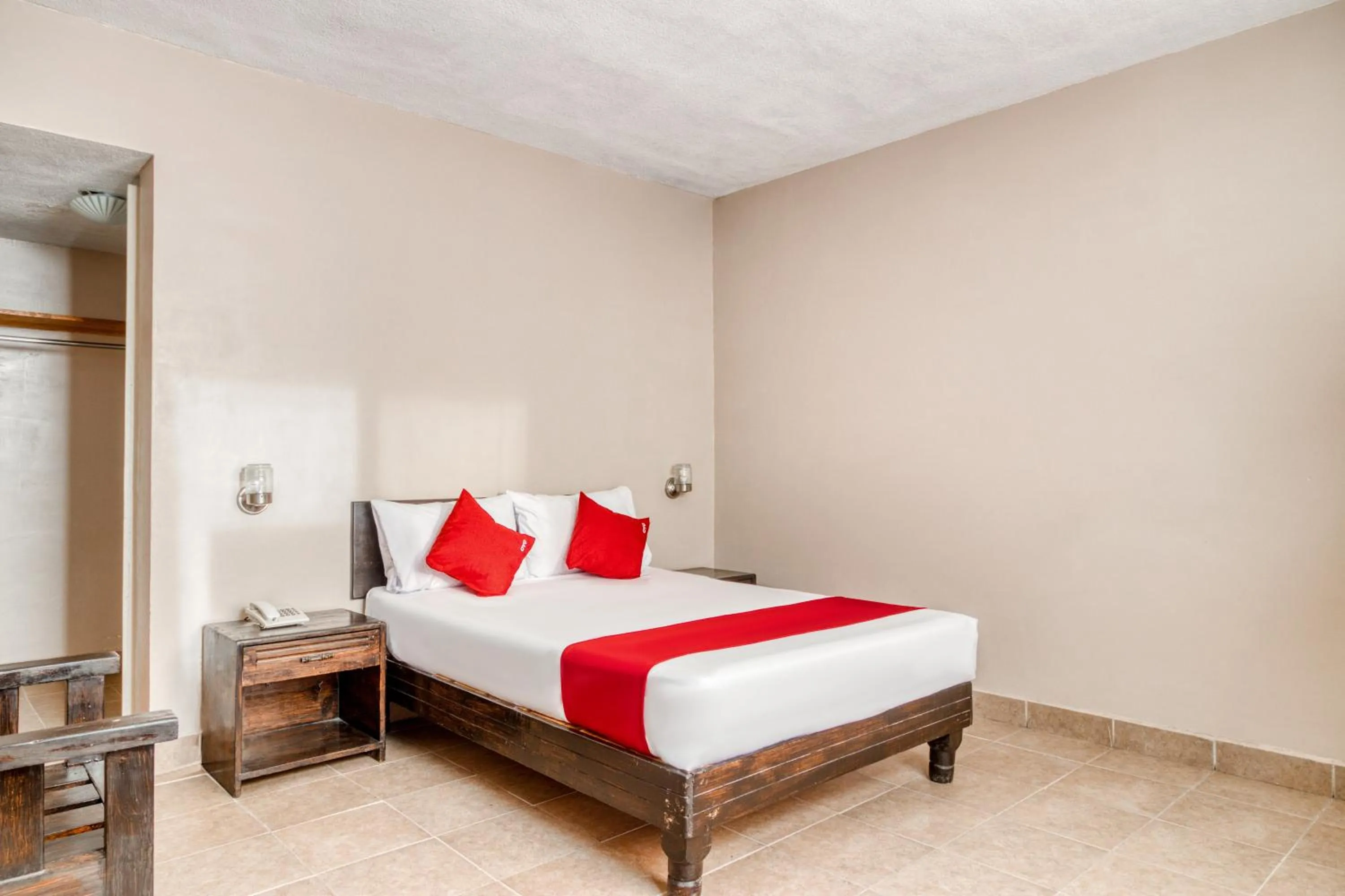 Bedroom in Capital O Hotel La Siesta, Gomez Palacio