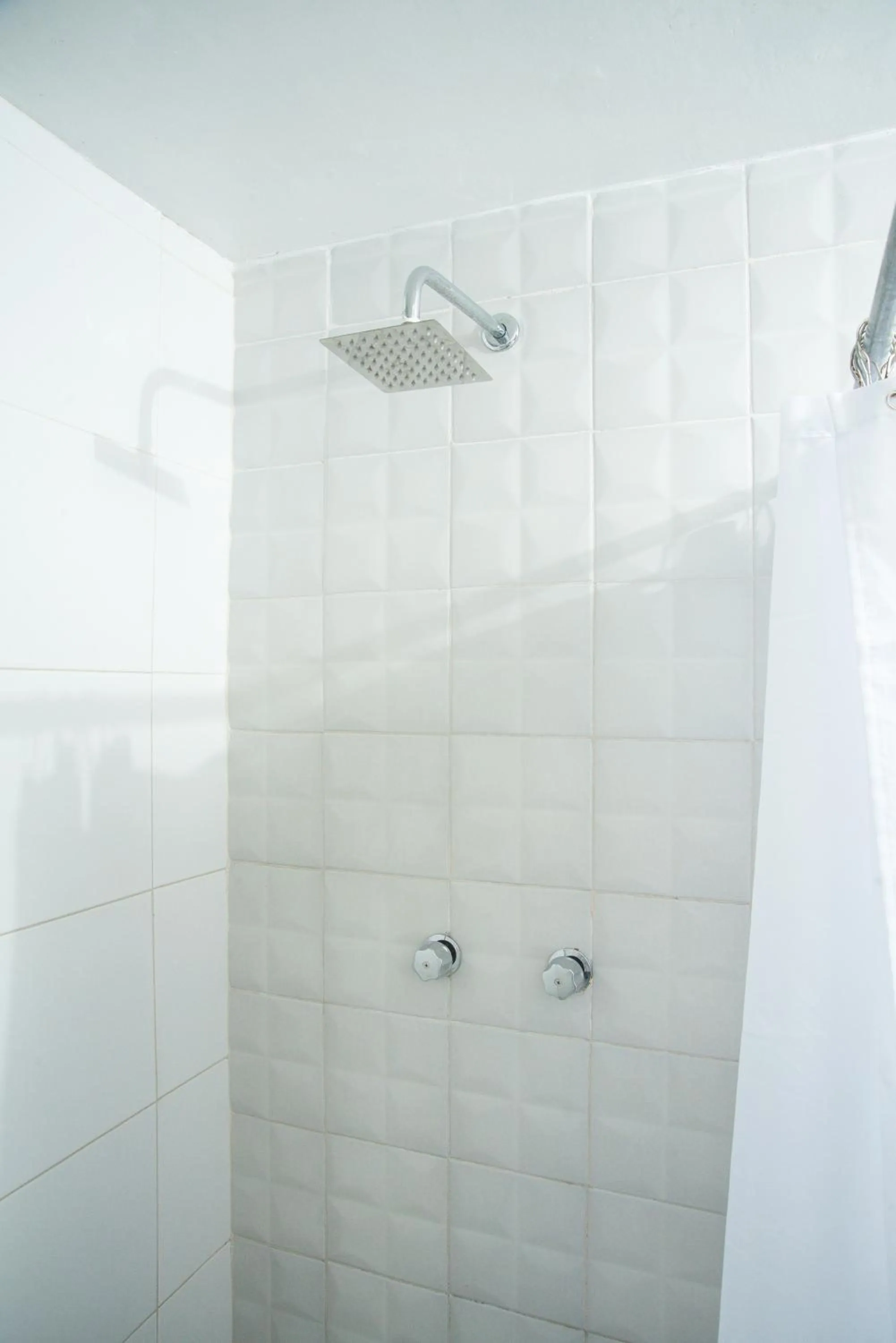 Shower in Hotel La Siesta, Gomez Palacio