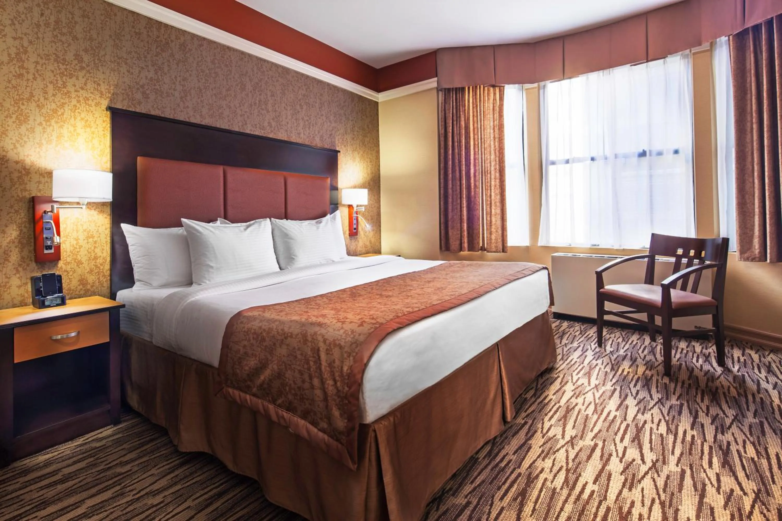 Bedroom, Bed in The Hotel at Fifth Avenue