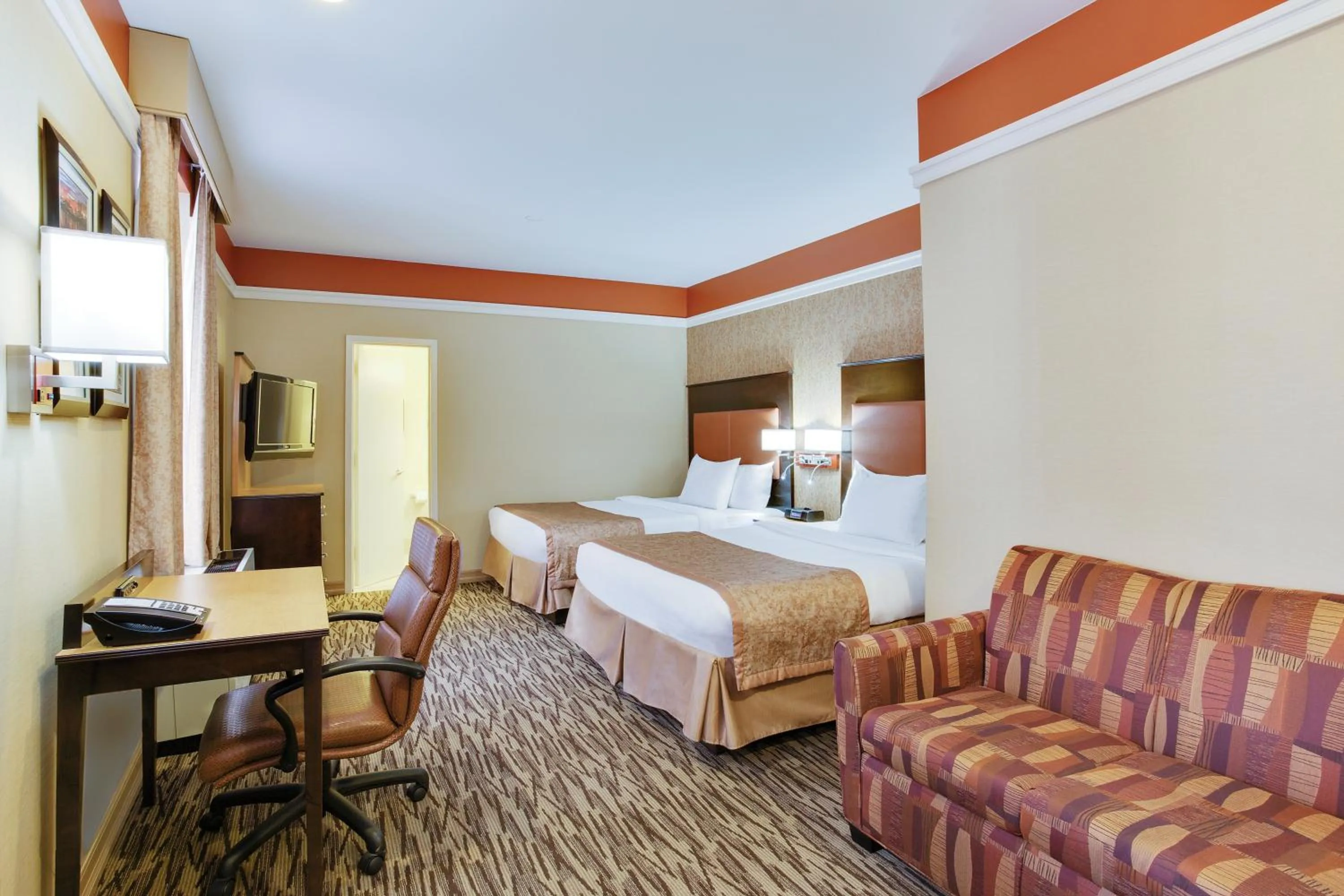 Bed in The Hotel at Fifth Avenue