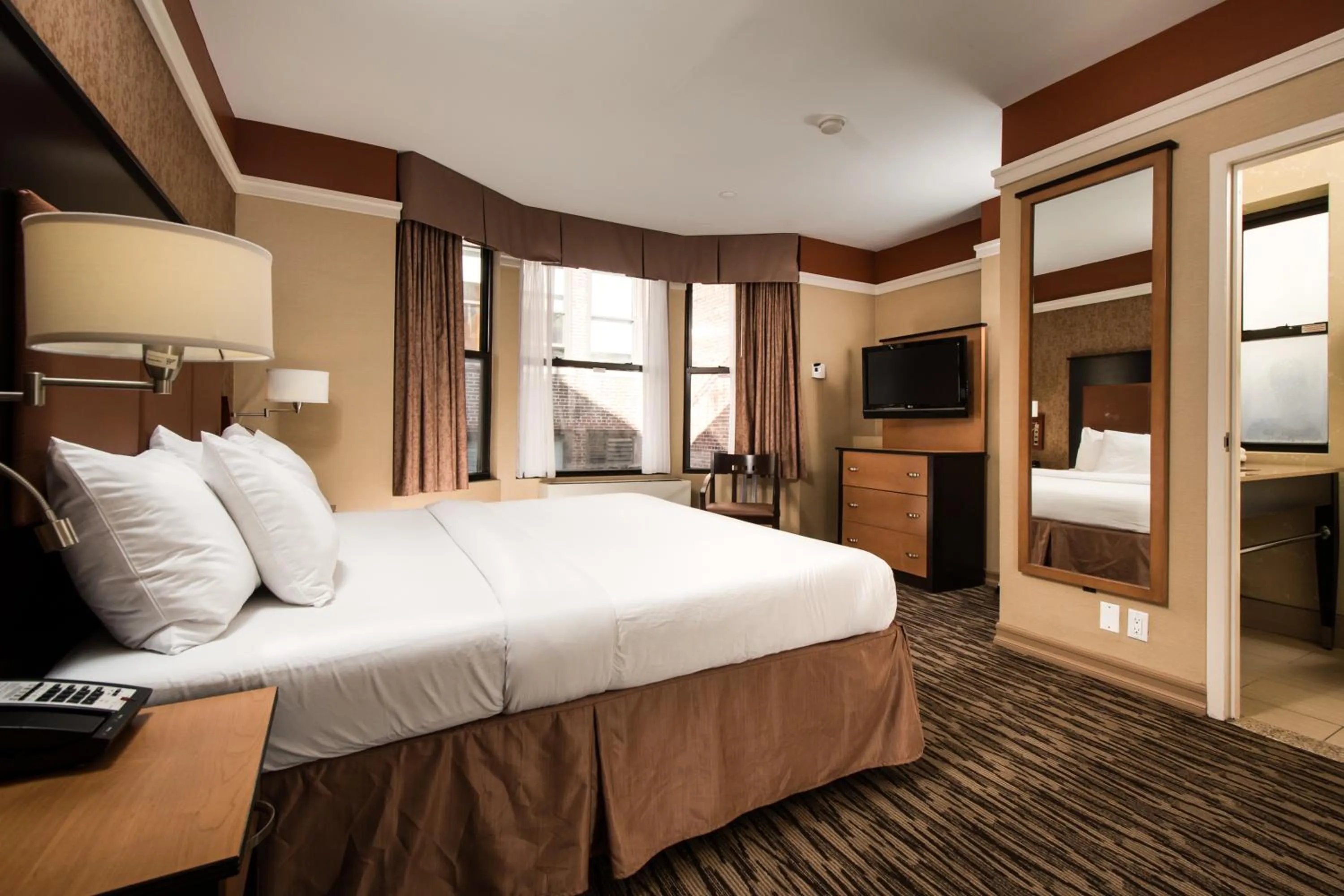 Bed in The Hotel at Fifth Avenue