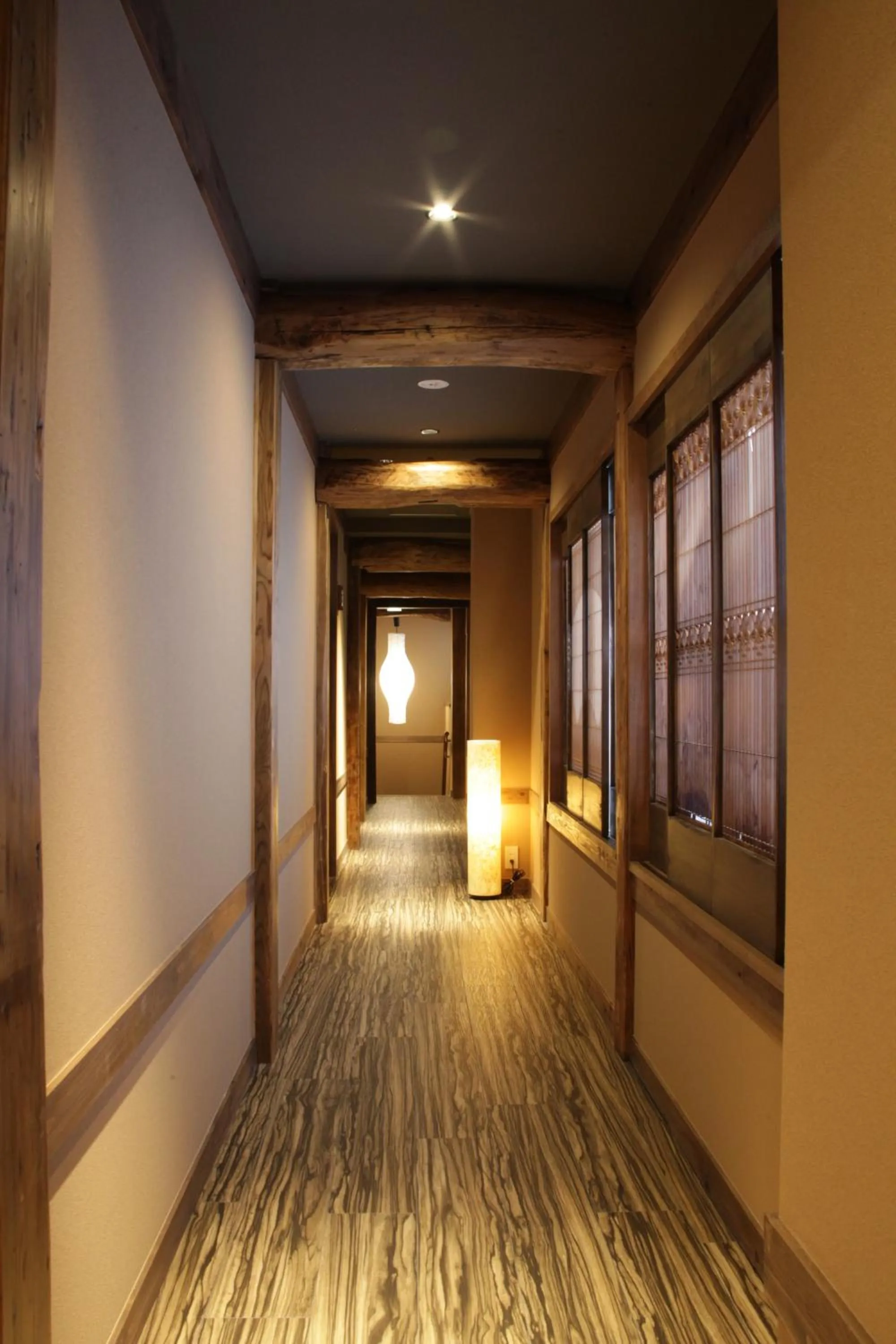 Decorative detail, Bed in 都電屋 TodenHotel