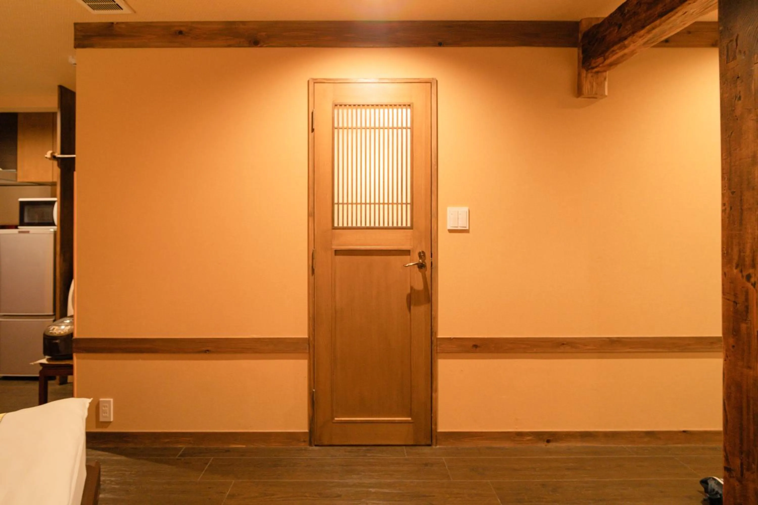 Decorative detail in 都電屋 TodenHotel